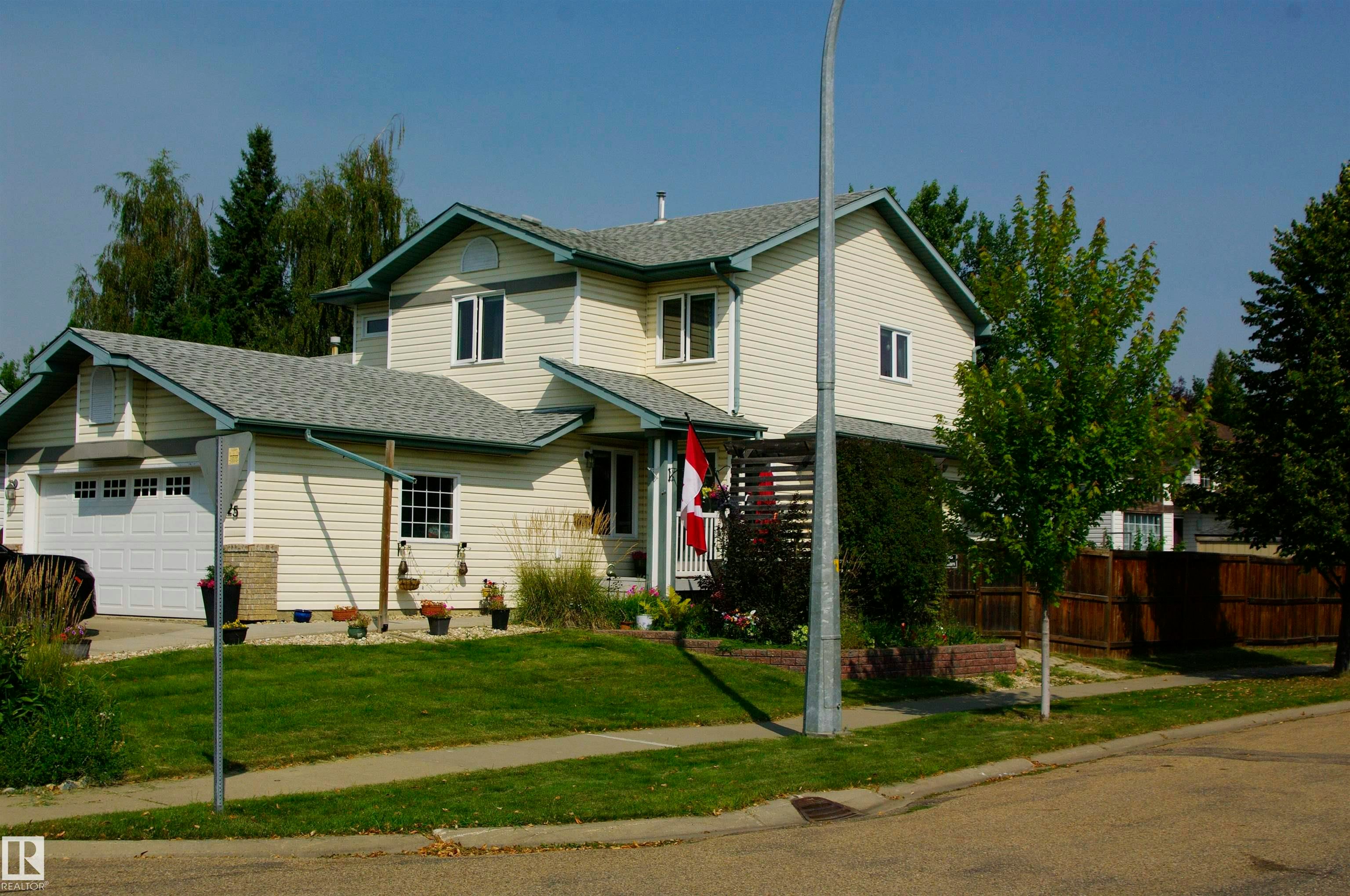 25 Hasen Close, St. Albert, AB, T8N 6J7