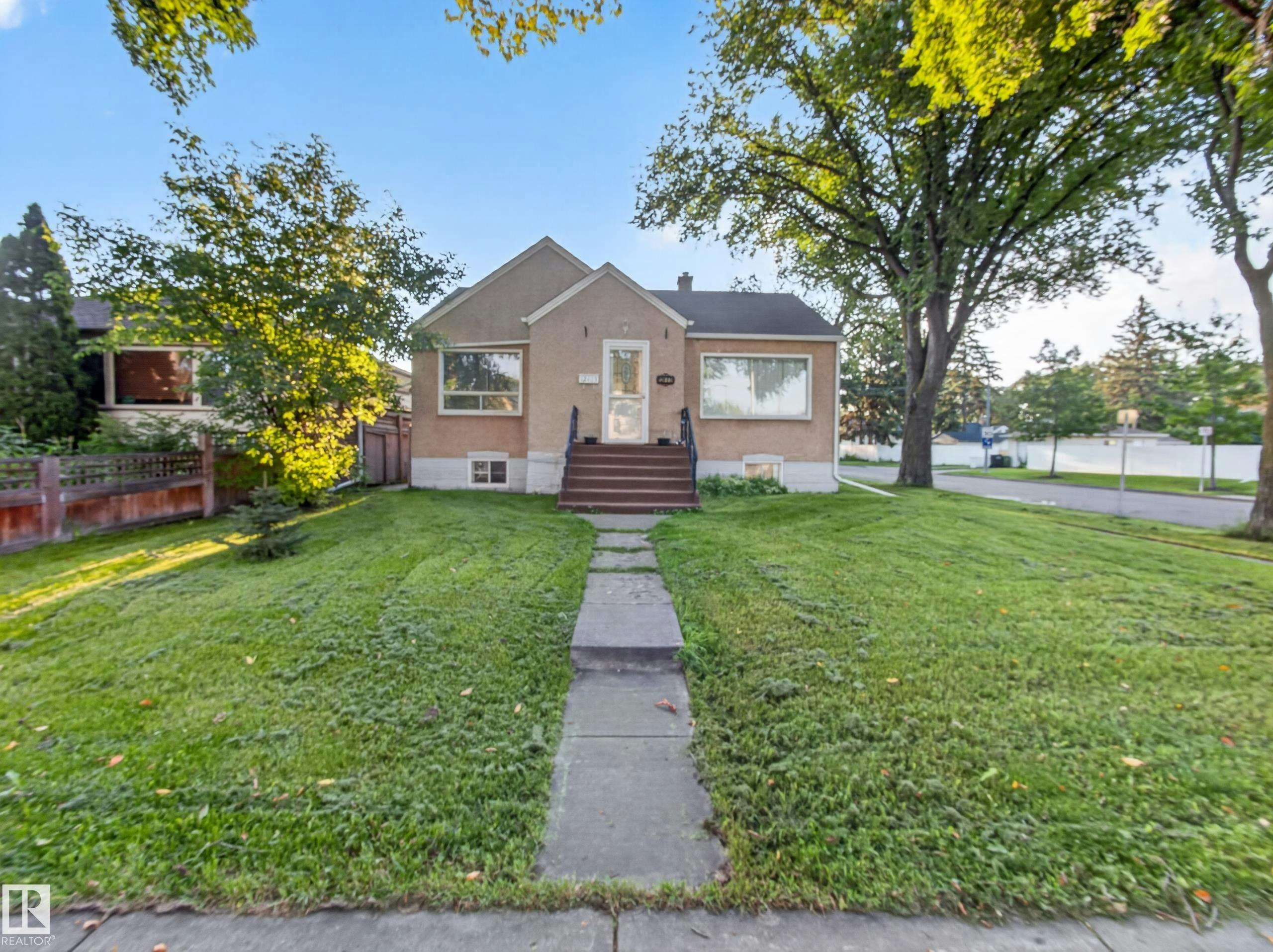12403 92 Street, Edmonton, AB, T5G 1B8