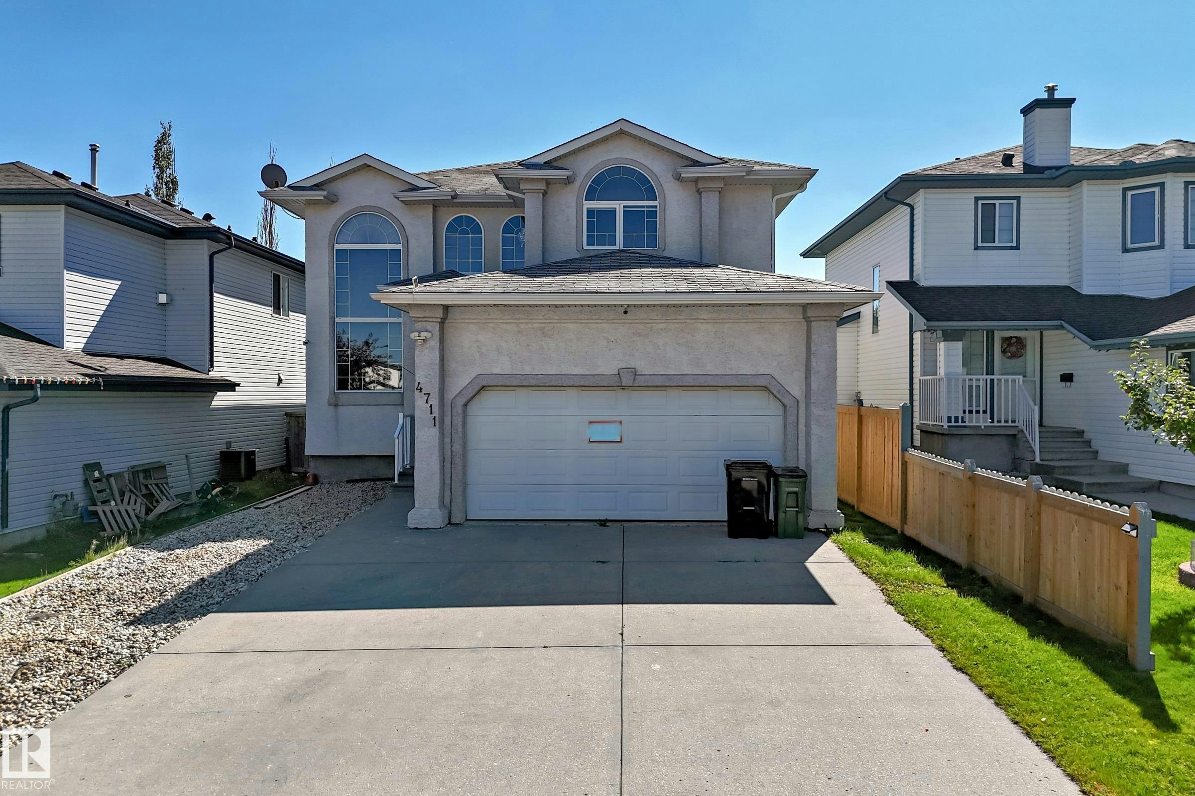 4711 152 Avenue, Edmonton, AB, T5Y 3B7