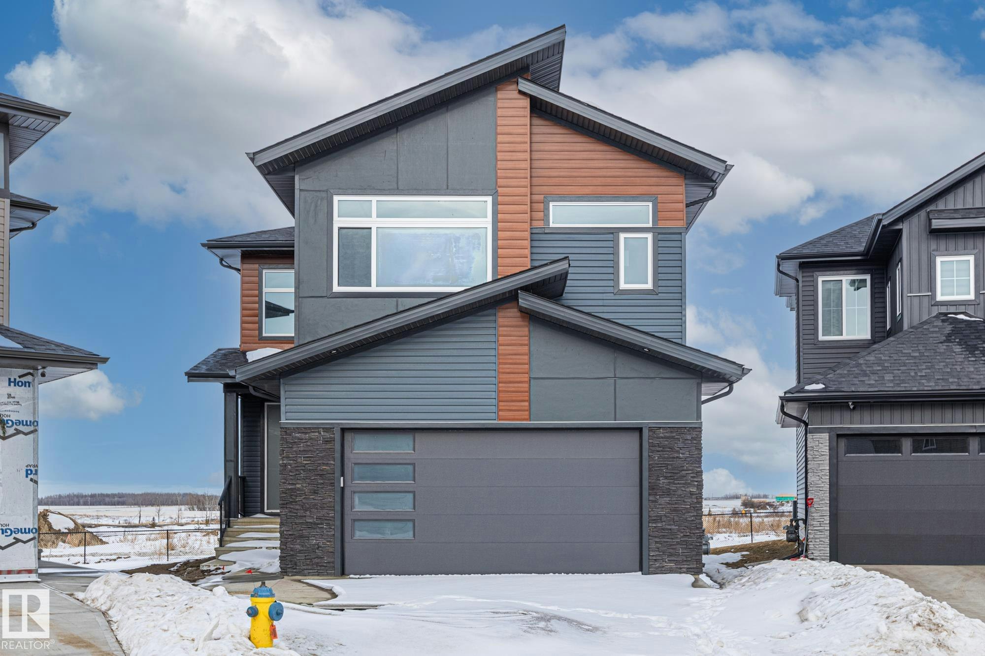 416 Pine Point(e), Leduc, AB, T9E 1S7