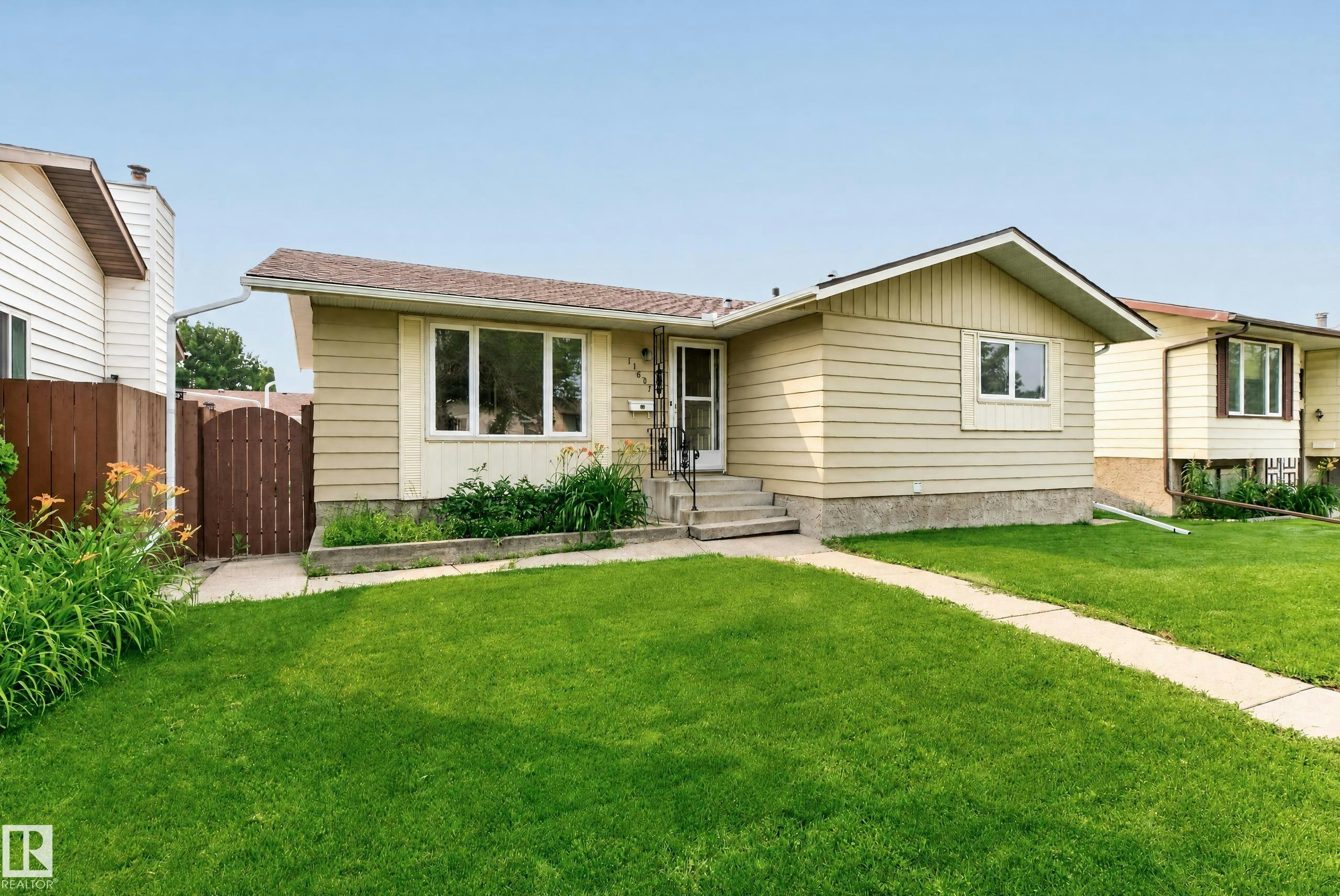11607 139 Avenue, Edmonton, AB, T5X 3L3
