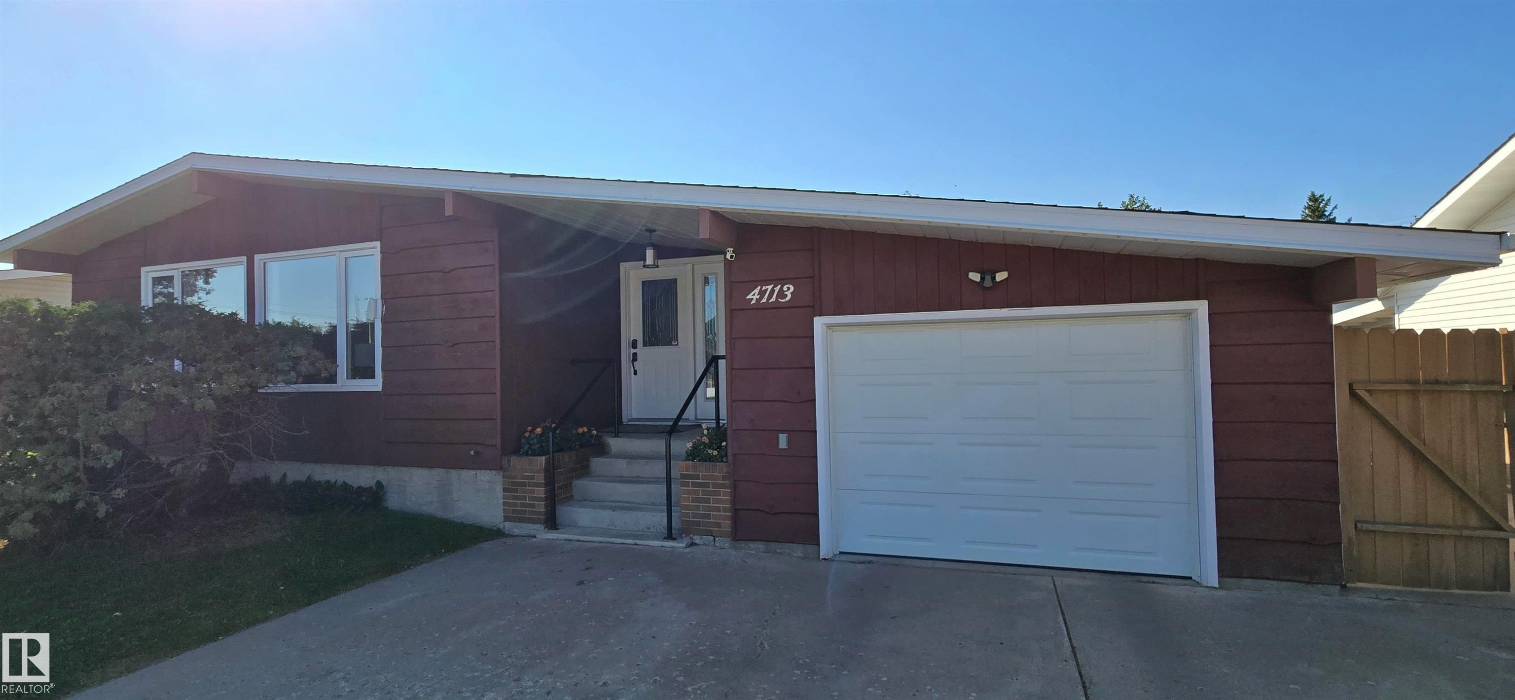 4713 55 Avenue, Vegreville, AB, T9C 1G3