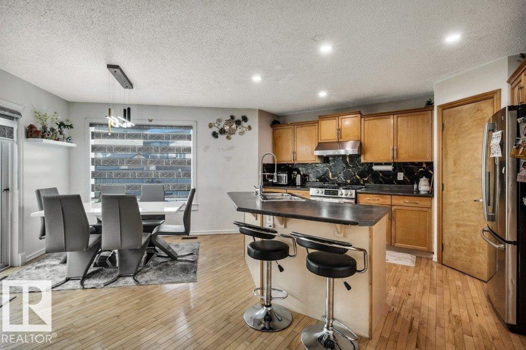 2426 34a Avenue, Edmonton, AB, T6T 0B1 - 13