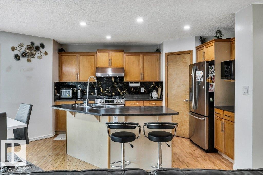 2426 34a Avenue, Edmonton, AB, T6T 0B1 - 12