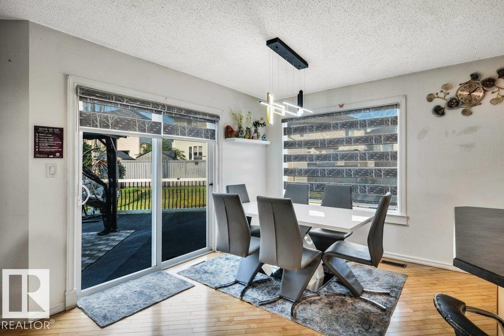 2426 34a Avenue, Edmonton, AB, T6T 0B1 - 17