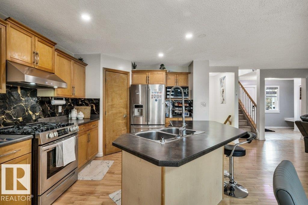 2426 34a Avenue, Edmonton, AB, T6T 0B1 - 15