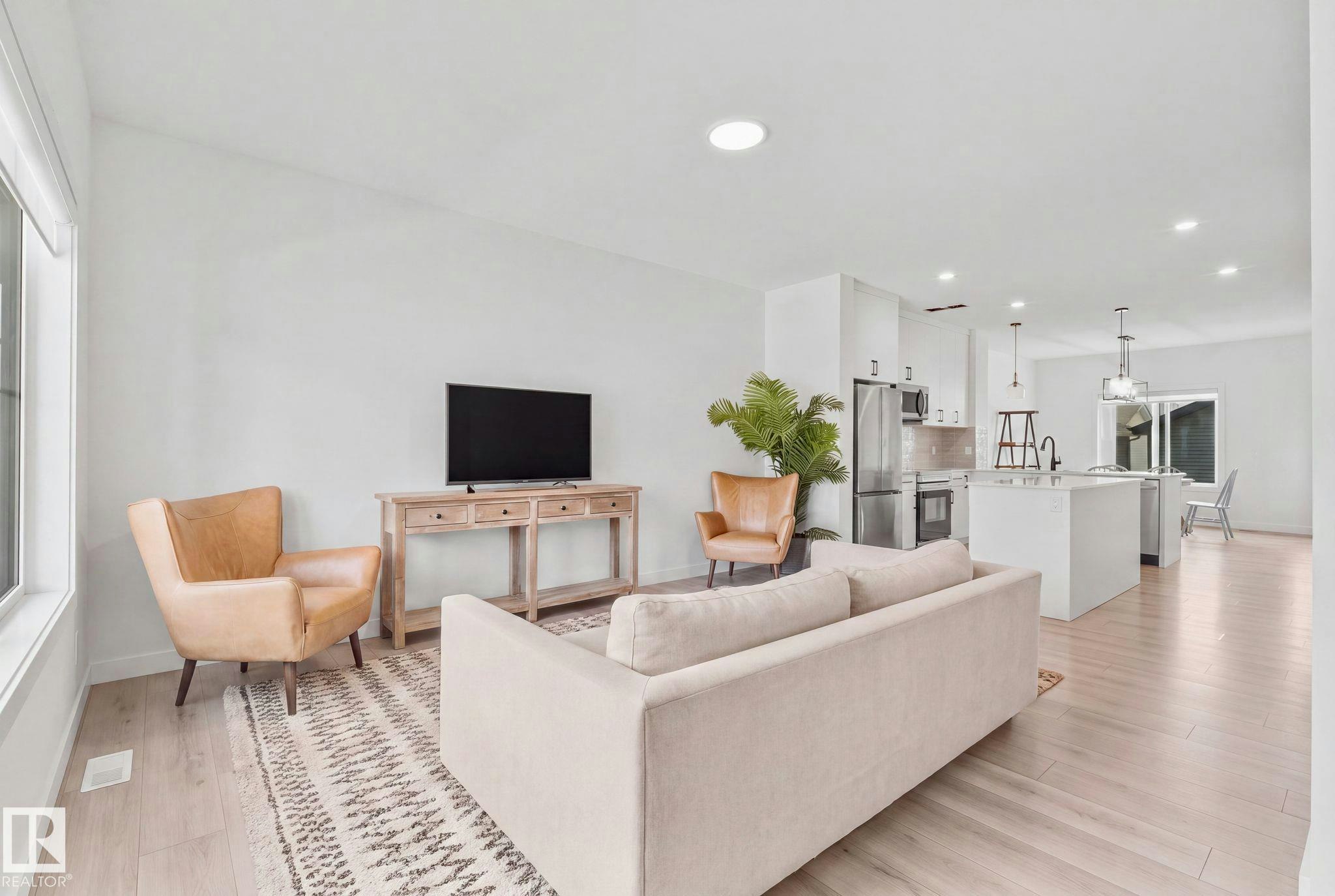 4023 Hawthorn Link Link, Edmonton, AB, T6X 1Y6