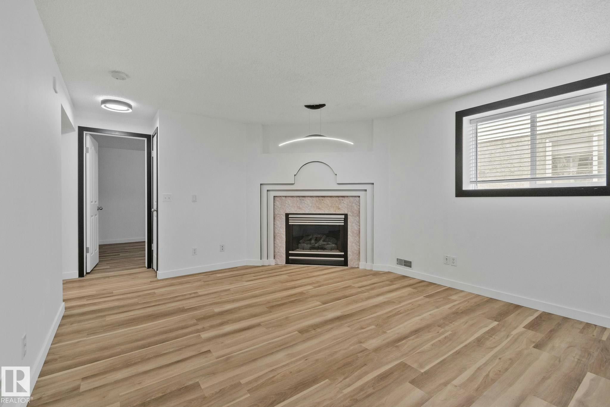 15055 128 Street, Edmonton, AB, T6V 1E8 - 9