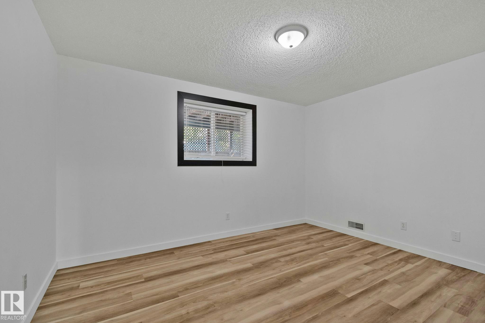 15055 128 Street, Edmonton, AB, T6V 1E8 - 17