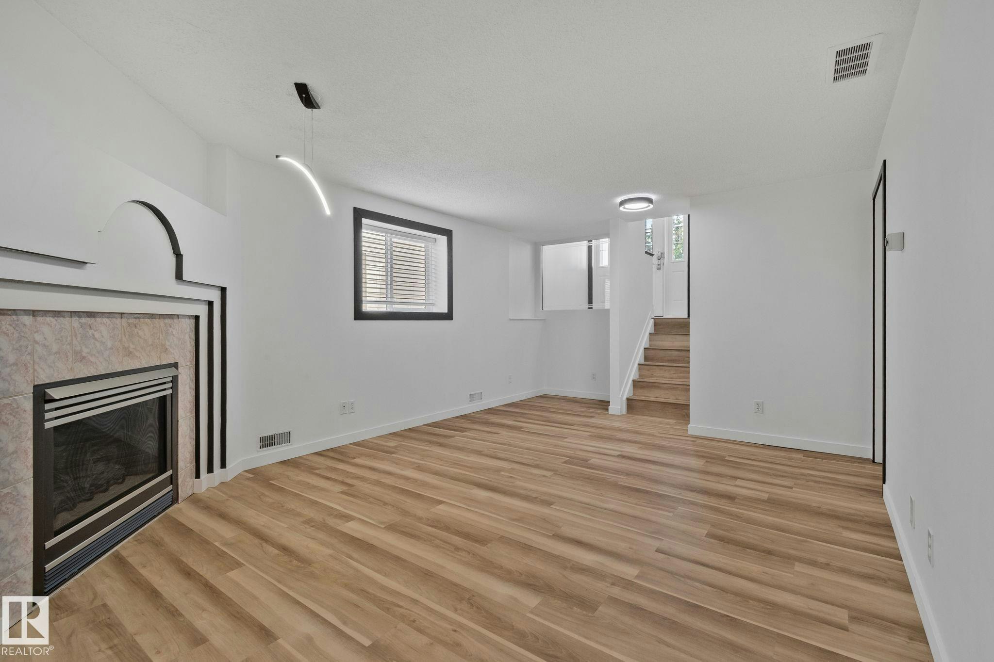 15055 128 Street, Edmonton, AB, T6V 1E8 - 8