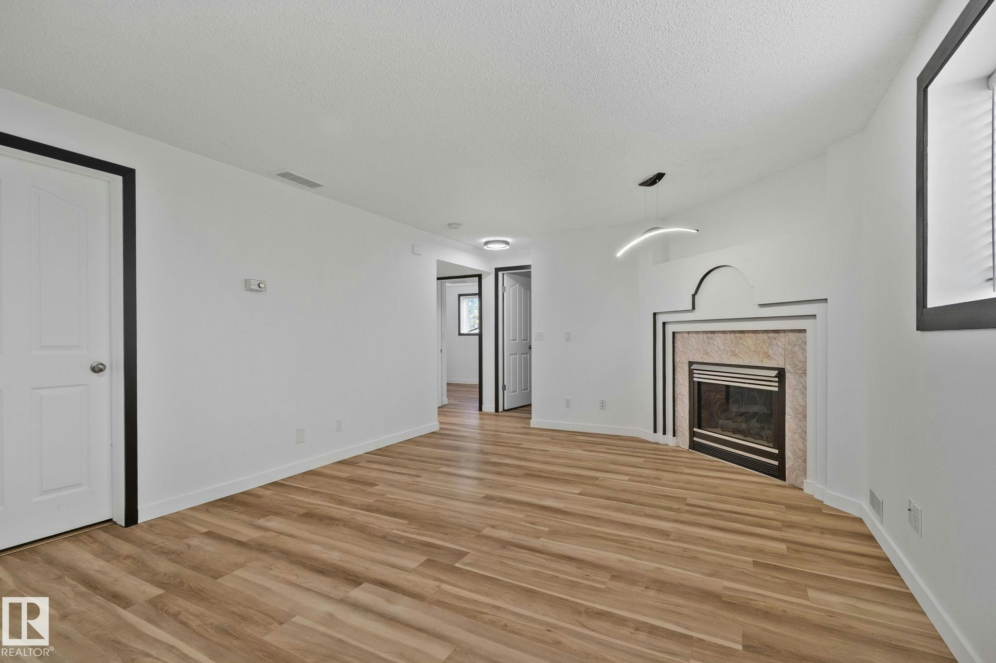 15055 128 Street, Edmonton, AB, T6V 1E8 - 10
