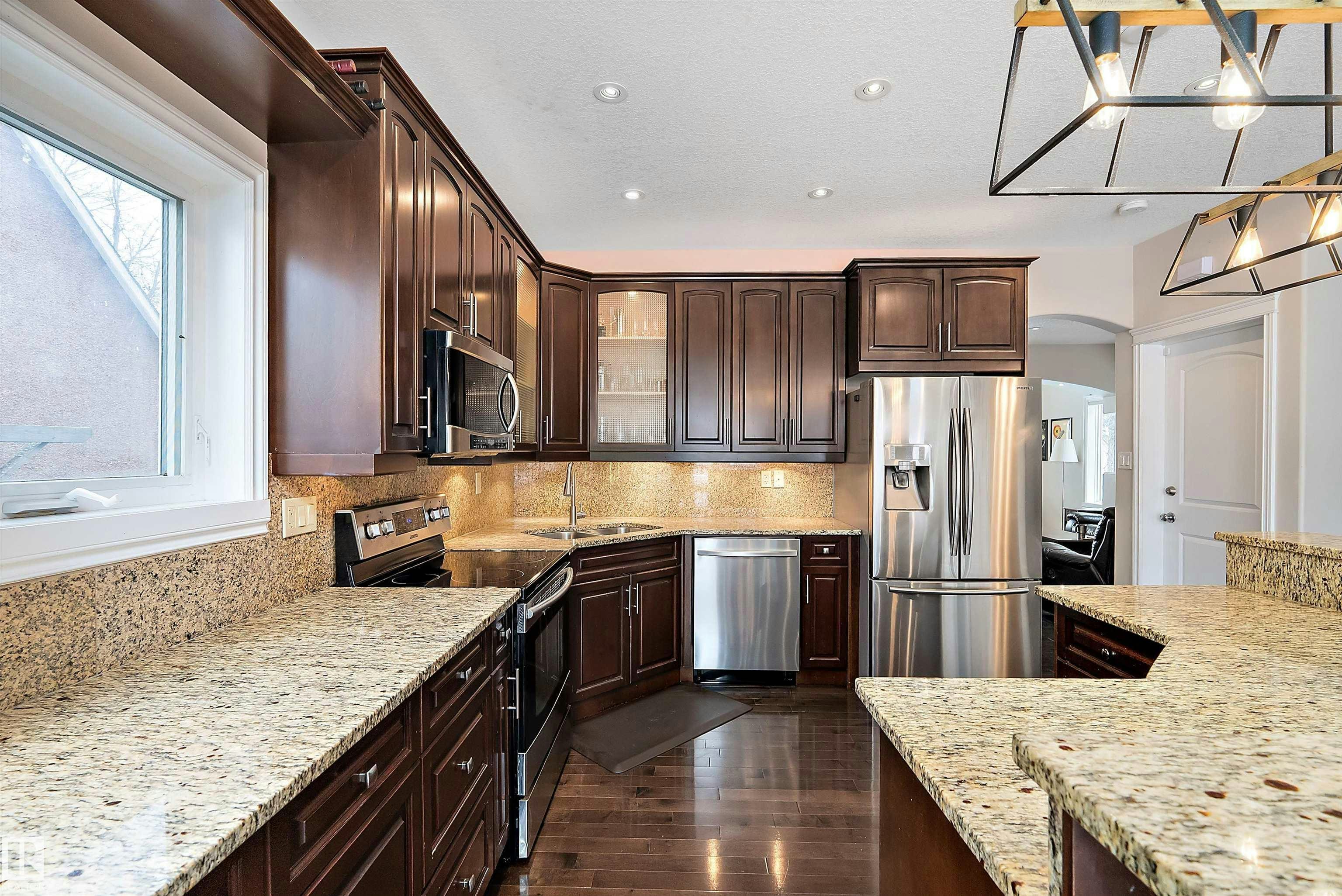 10623 75 Avenue, Edmonton, AB, T6E 1J6