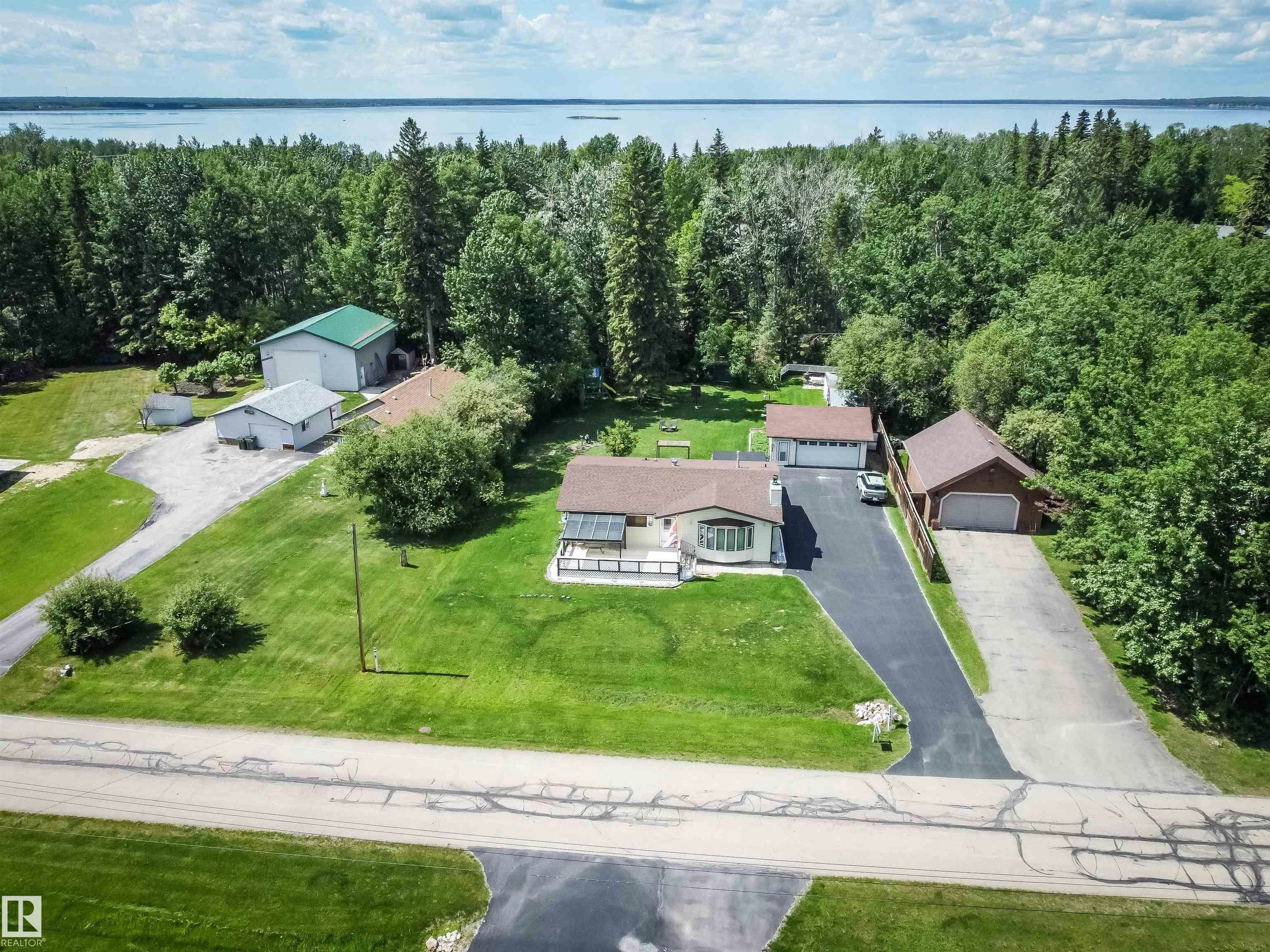 4828 48 Street, Rural Lac Ste. Anne County, AB, T0E 0A0