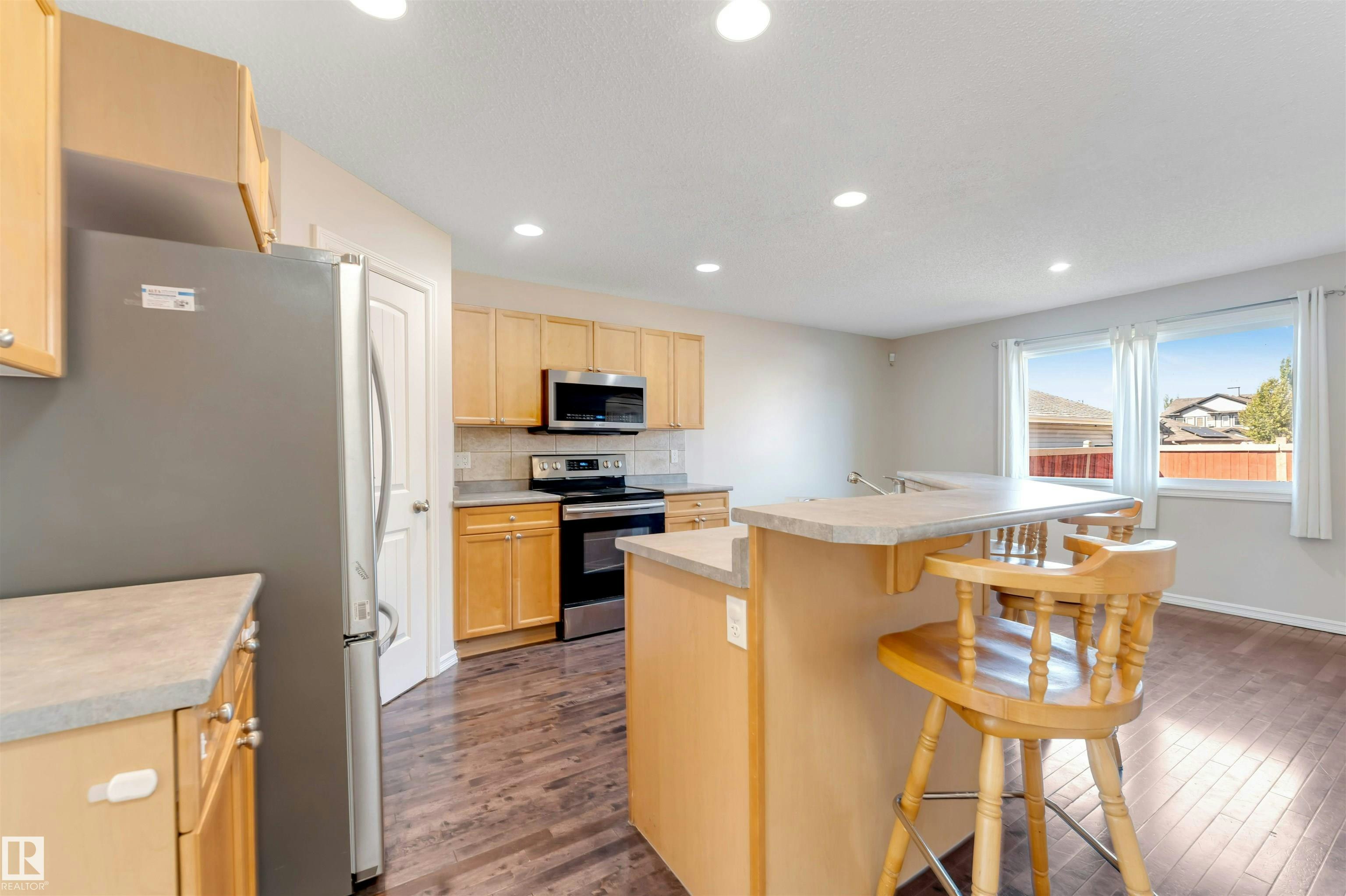 1124 37a Avenue, Edmonton, AB, T6T 0E7 - 14