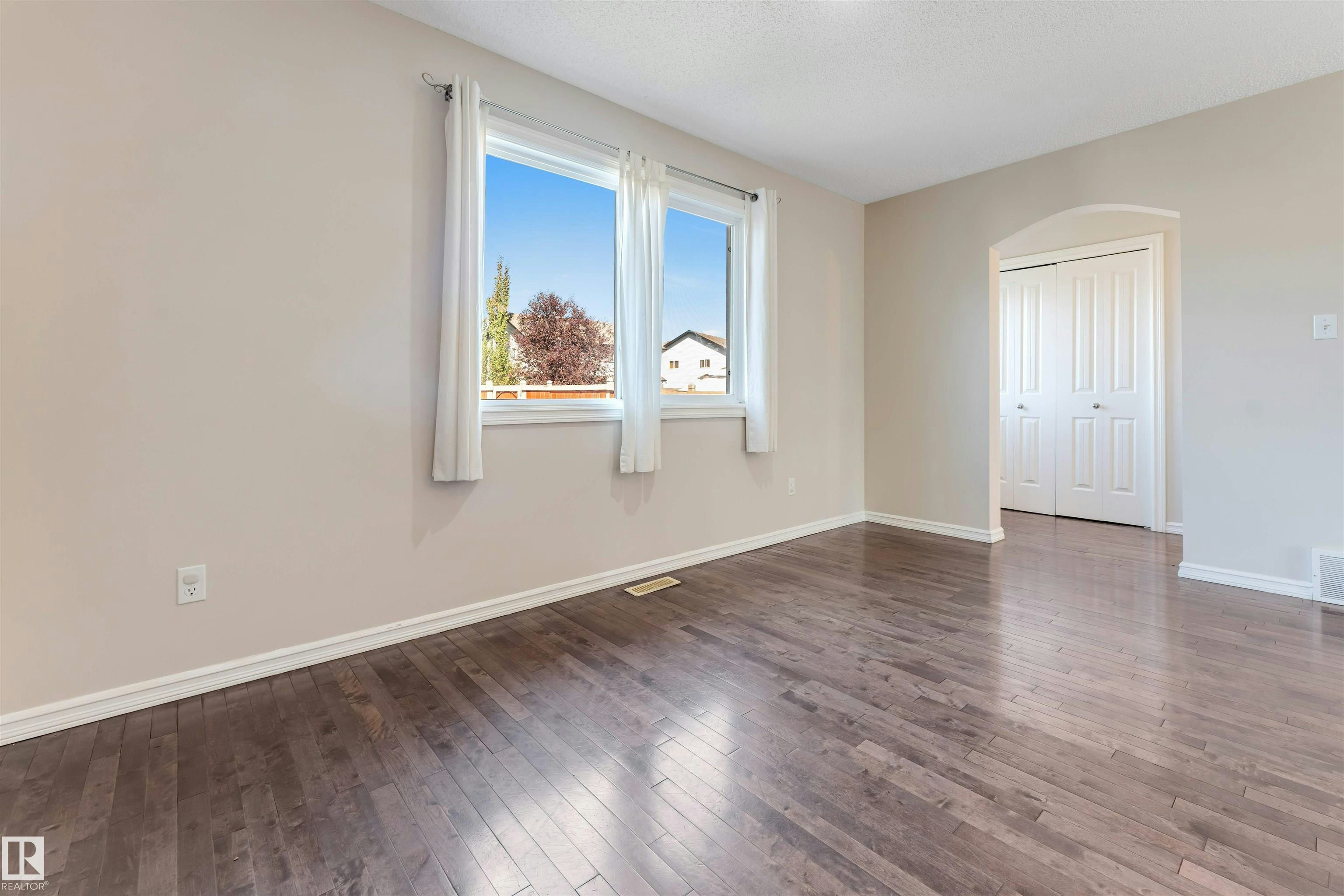 1124 37a Avenue, Edmonton, AB, T6T 0E7 - 10