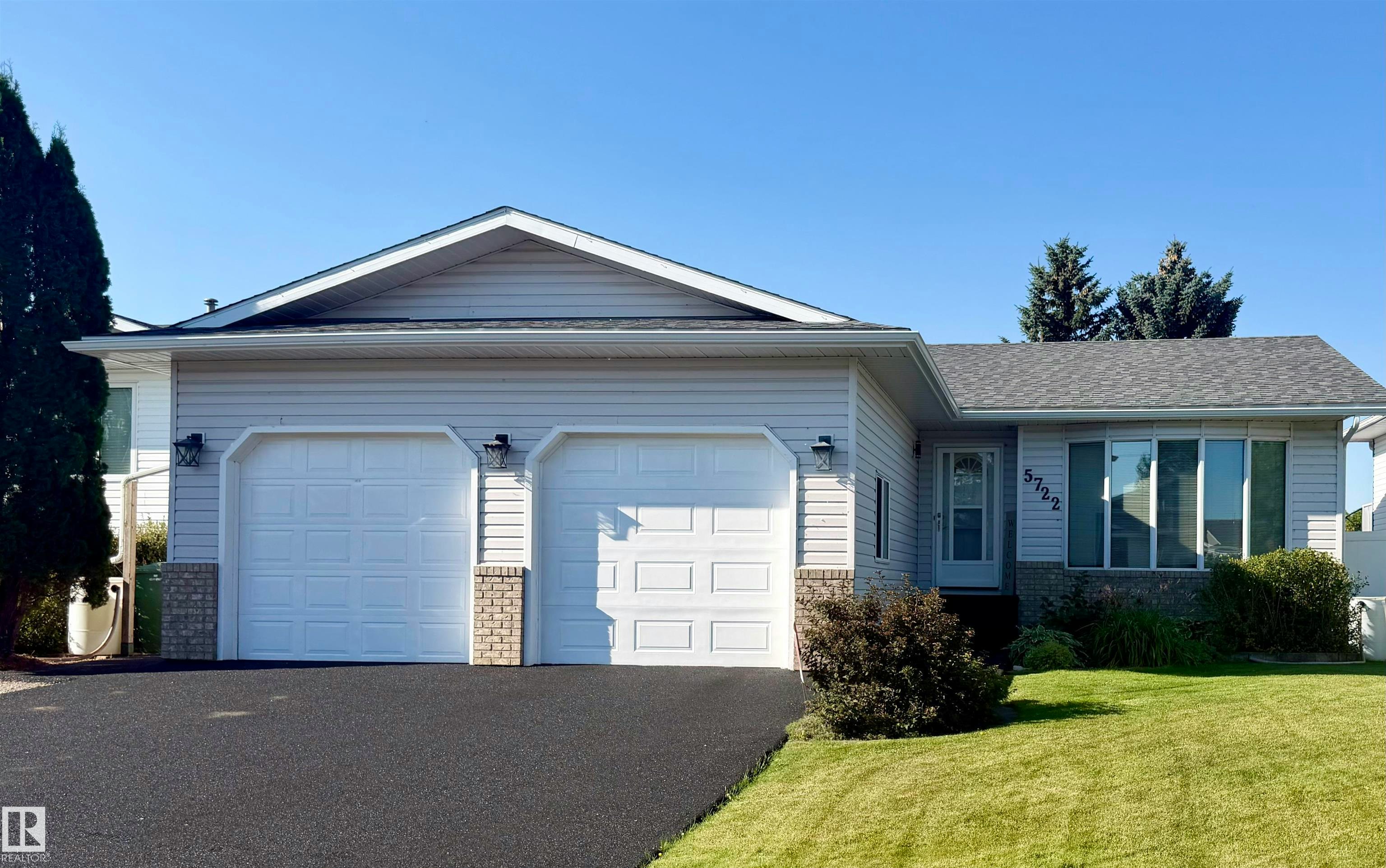 5722 43a Street, Vegreville, AB, T9C 1E3