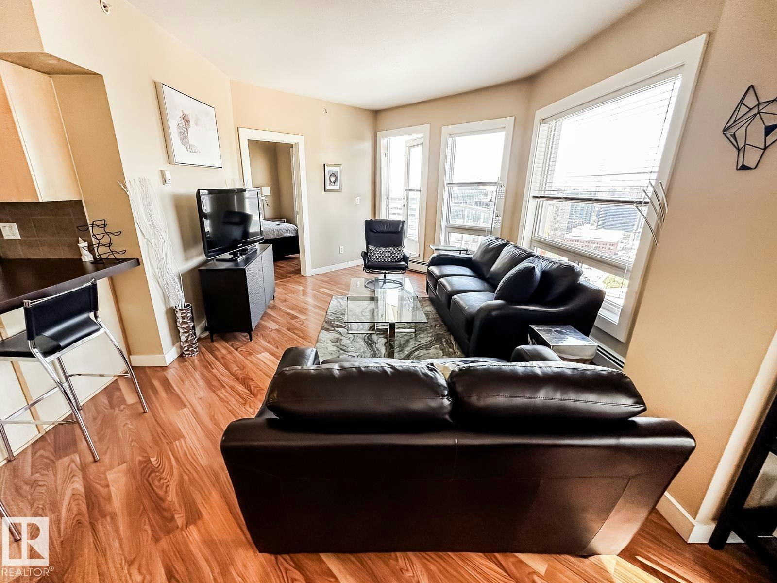 1901-10136 104 Street, Edmonton, AB, T5J 0B5 - 6