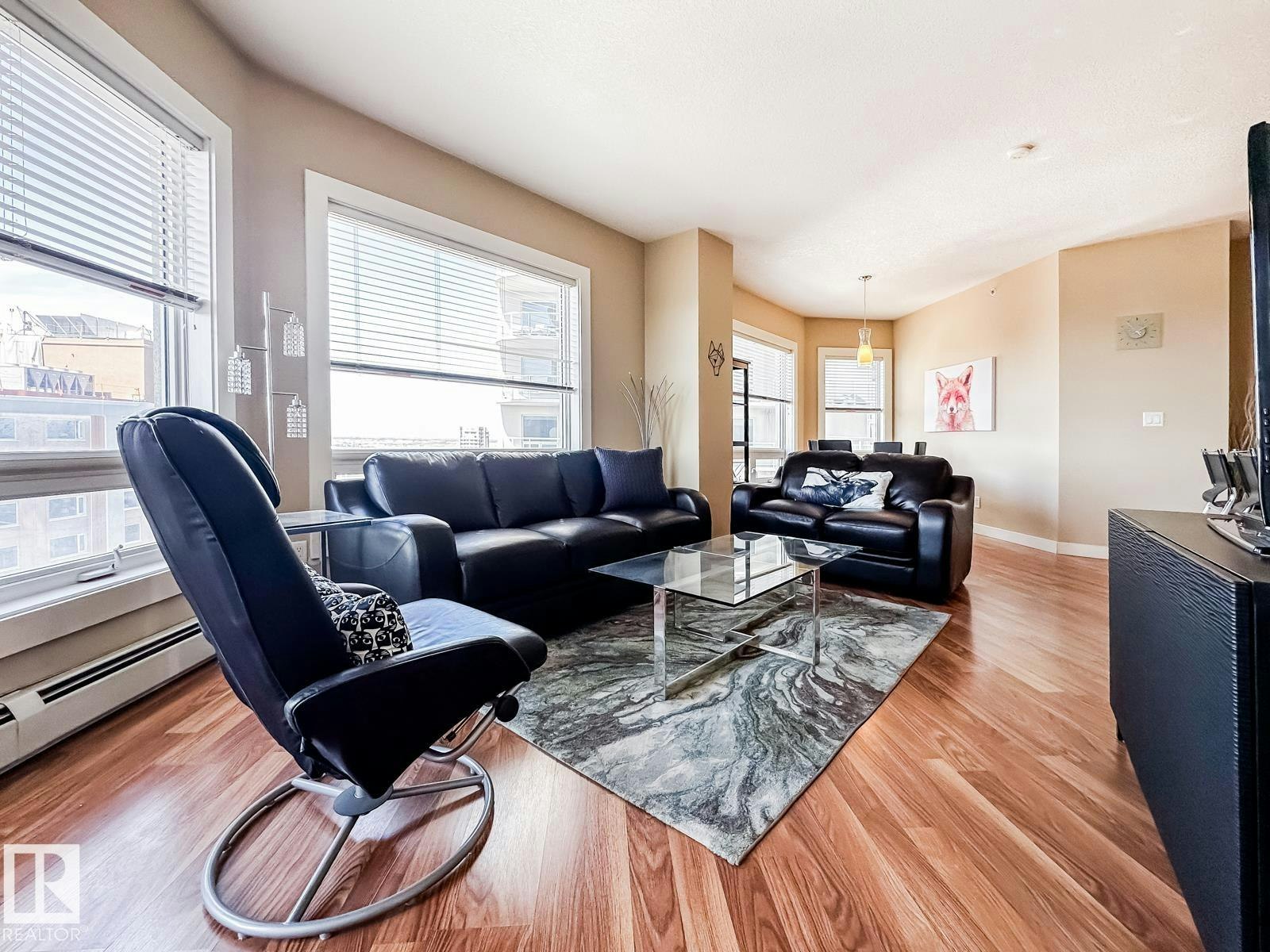 1901-10136 104 Street - 4