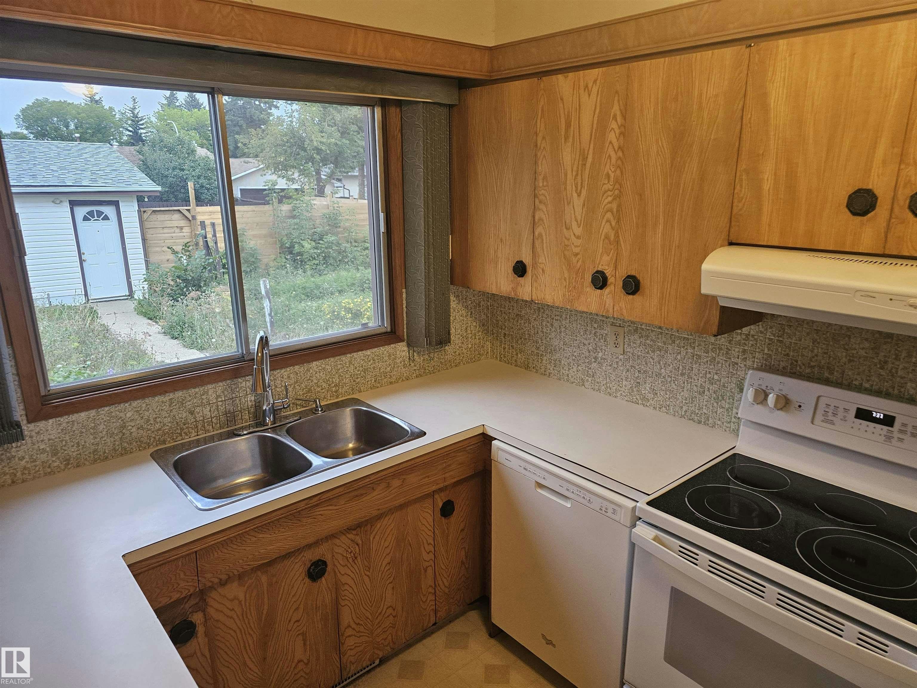 14211 77 Street - 4