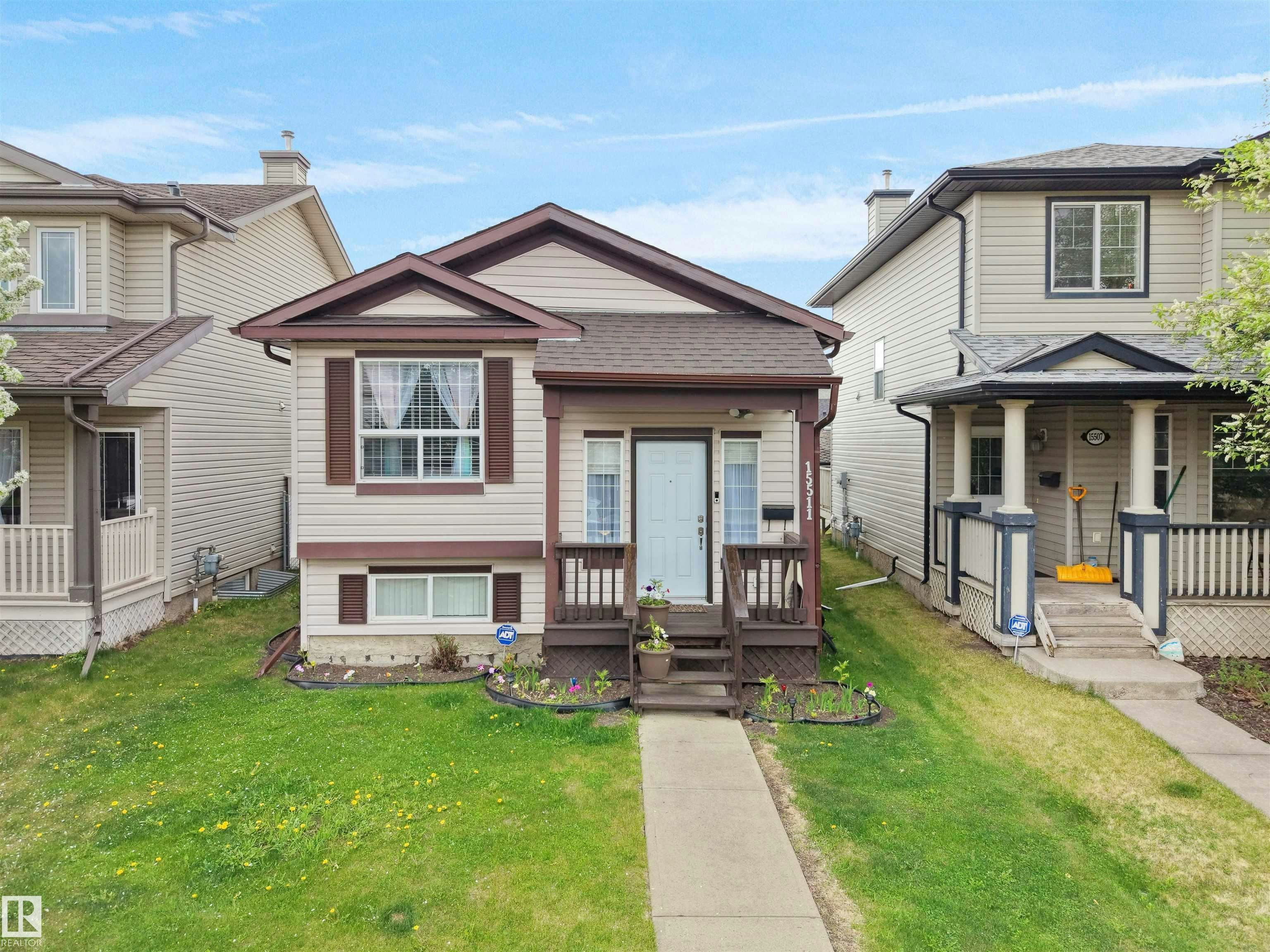 15511 45 Street, Edmonton, AB, T5Y 3G8