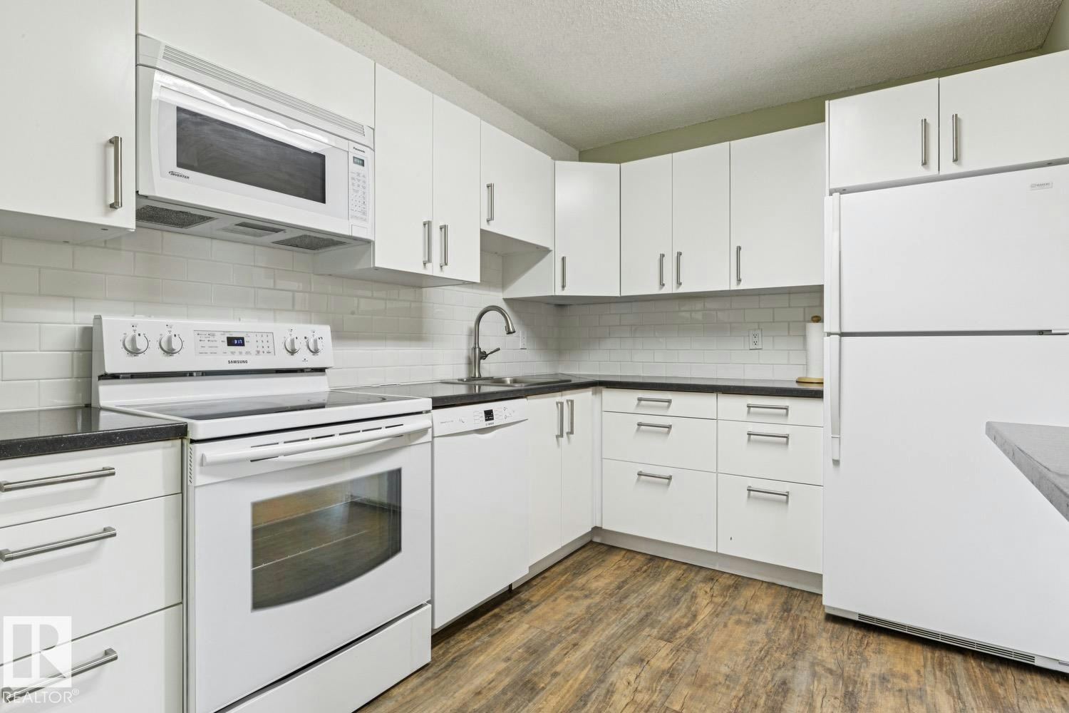 905-9929 113 Street, Edmonton, AB, T5K 2N9 - 19