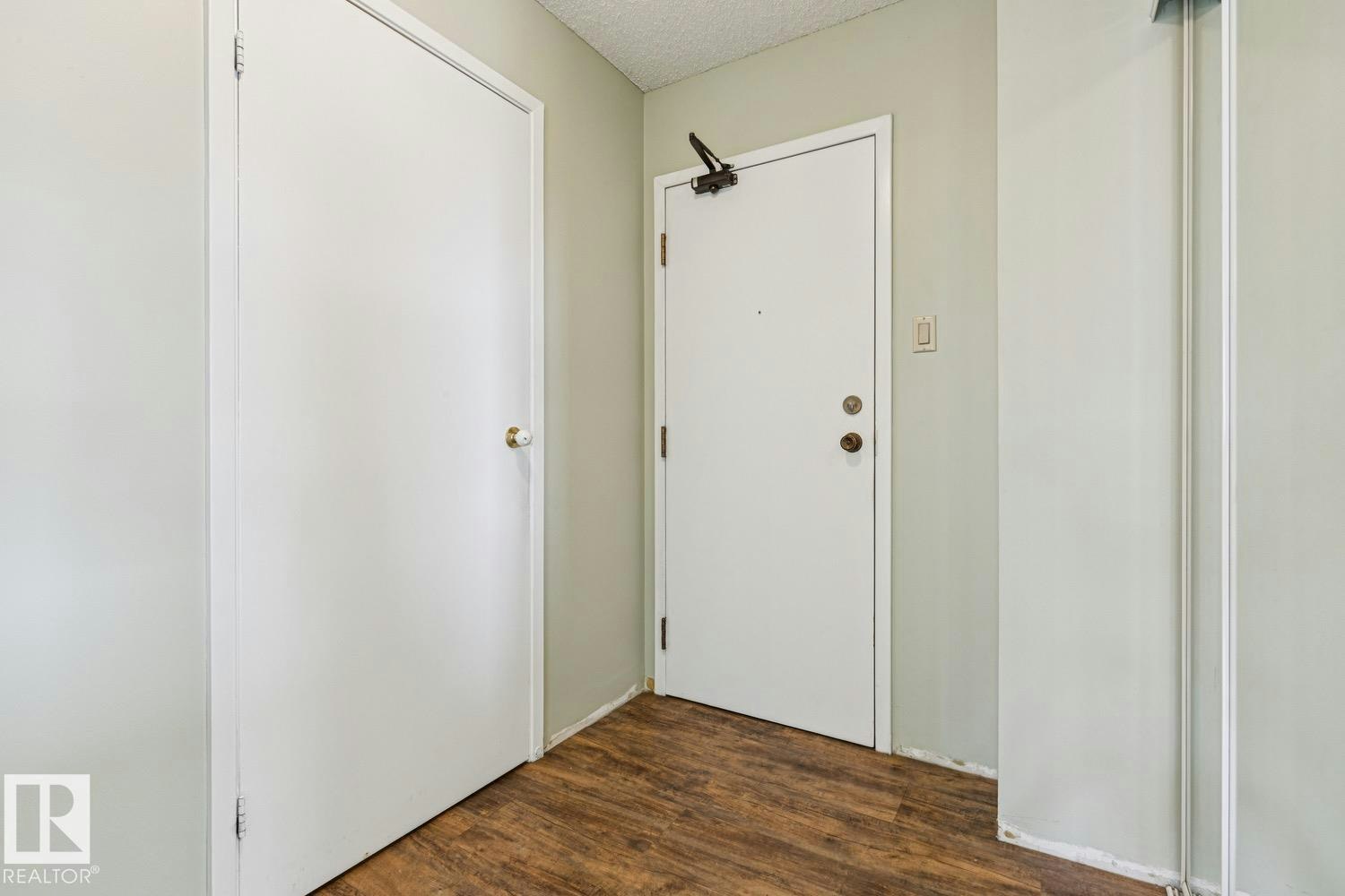 905-9929 113 Street - 3