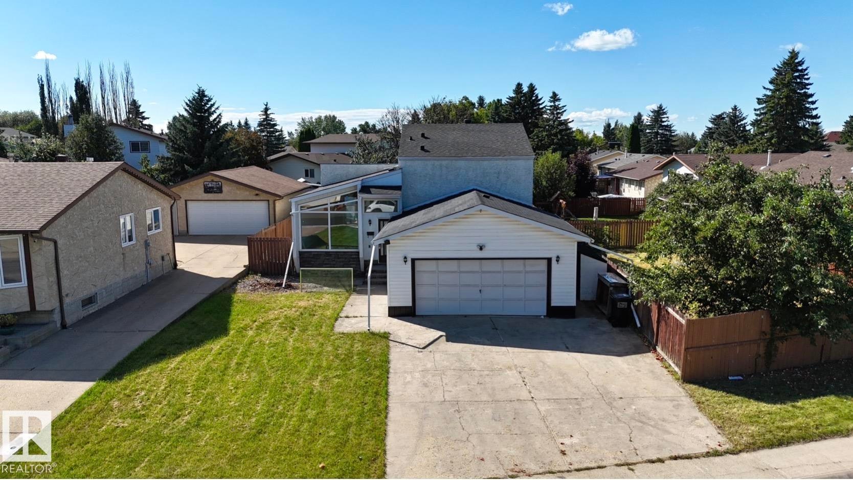 1768 48a Street, Edmonton, AB, T6L 2Y1