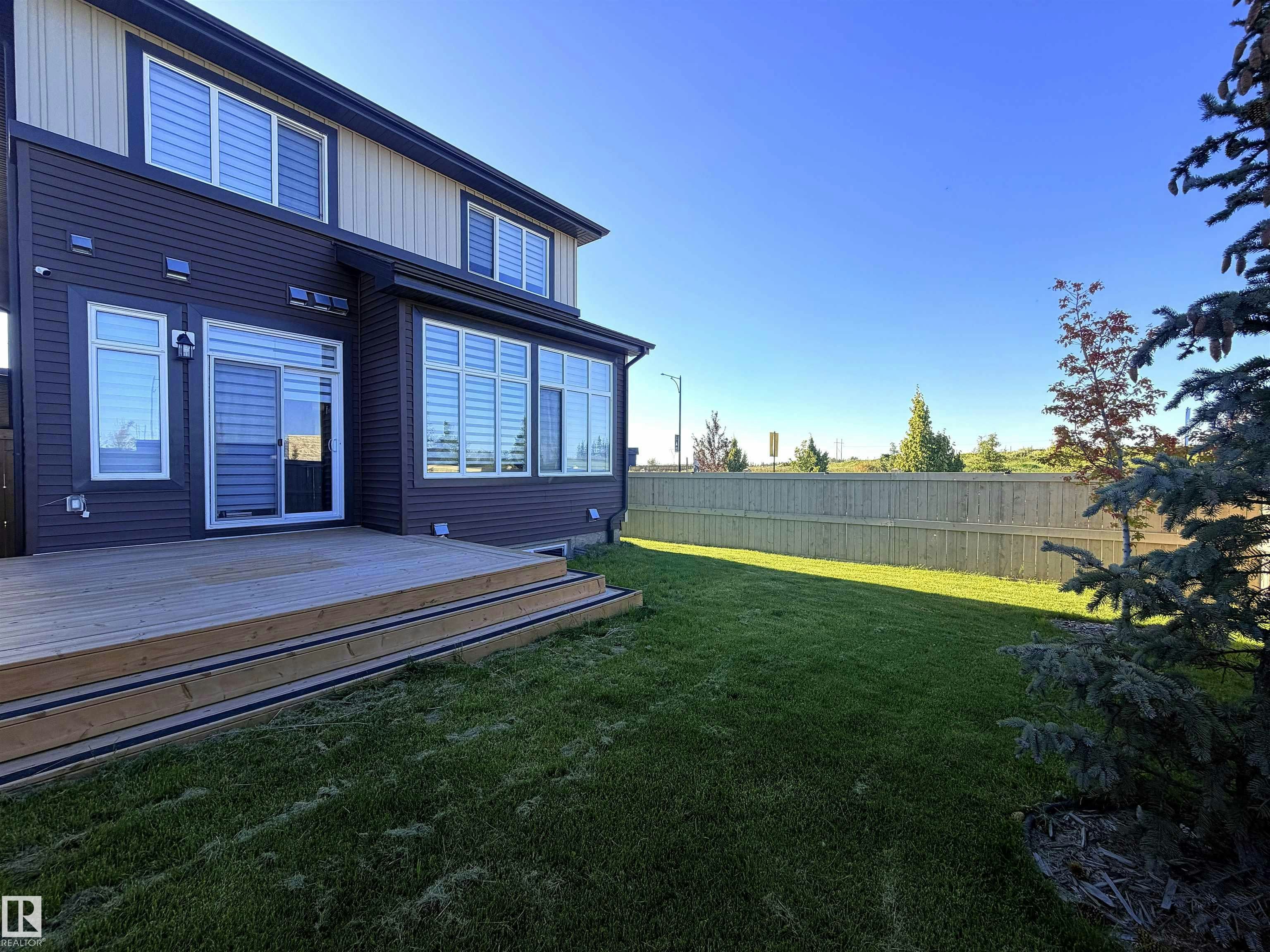 1003 Goldfinch Way, Edmonton, AB, T5S 0P9
