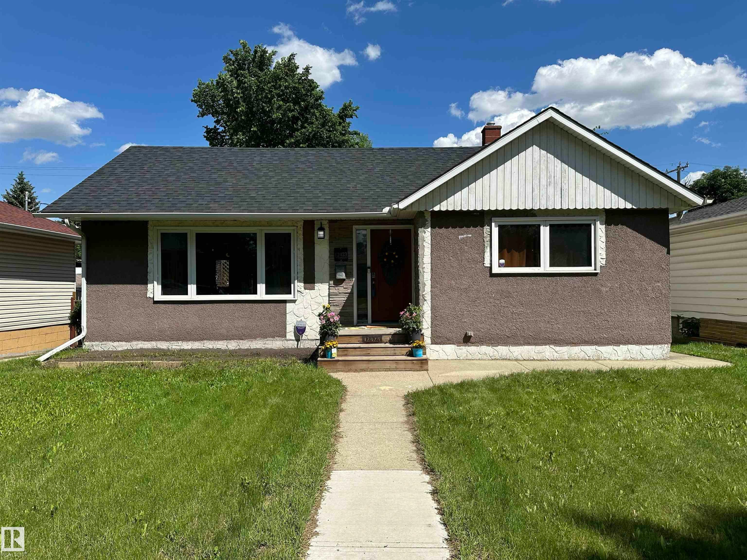 12423 75 Street, Edmonton, AB, T5B 2C1