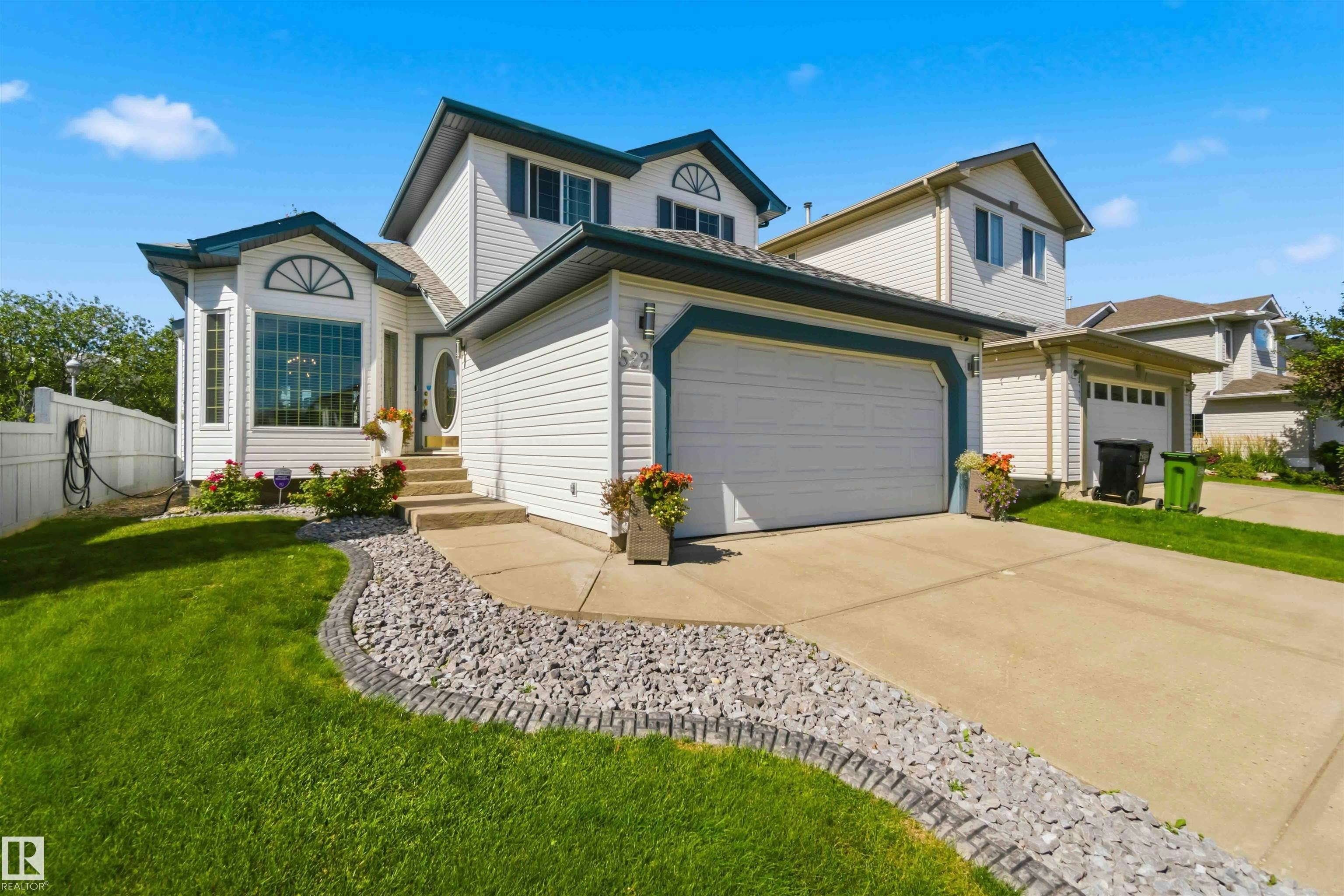 522 Klarvatten Lake Wynd, Edmonton, AB, T5Z 3E4