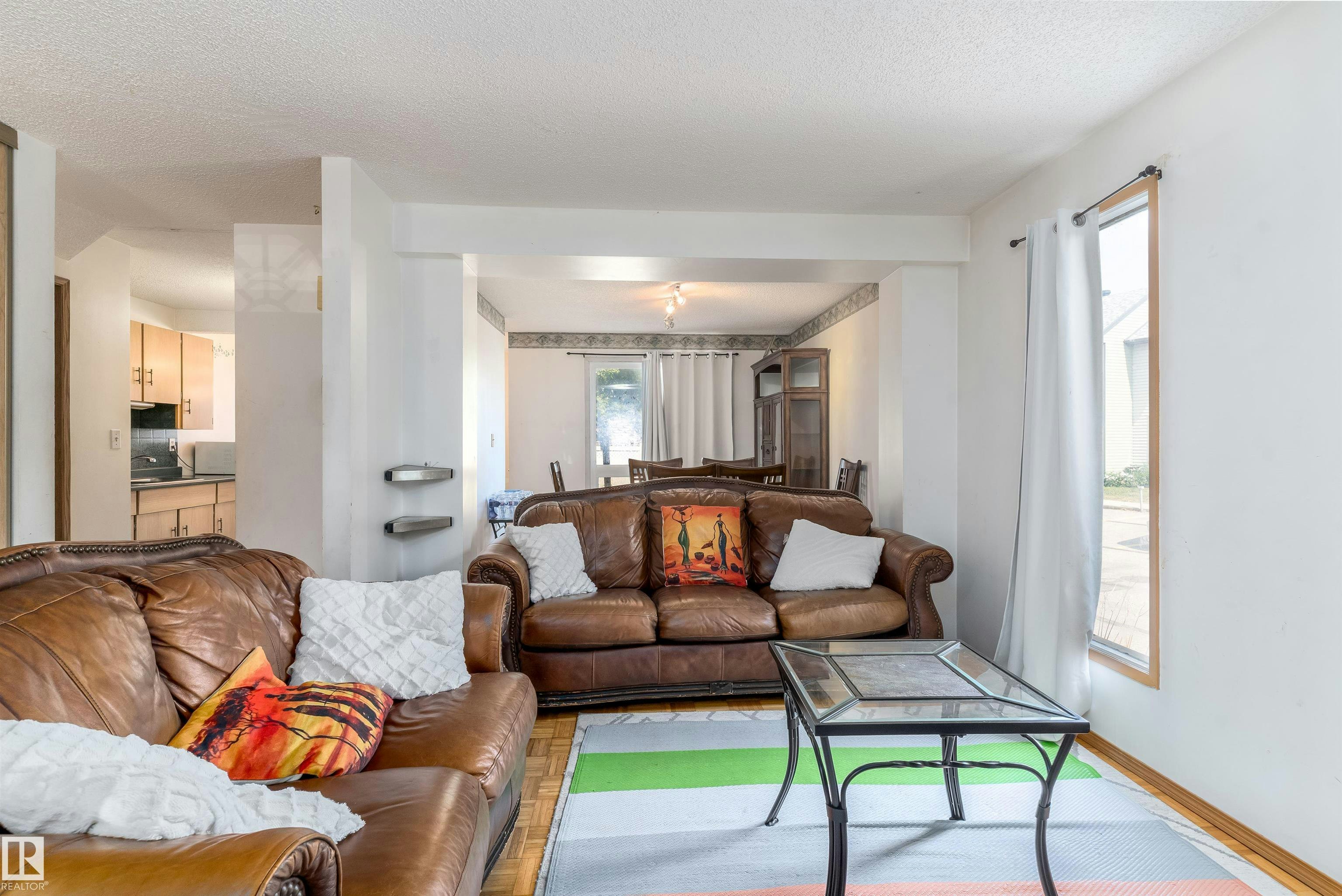 14737 25 Street, Edmonton, AB, T5Y 2E8 - 9