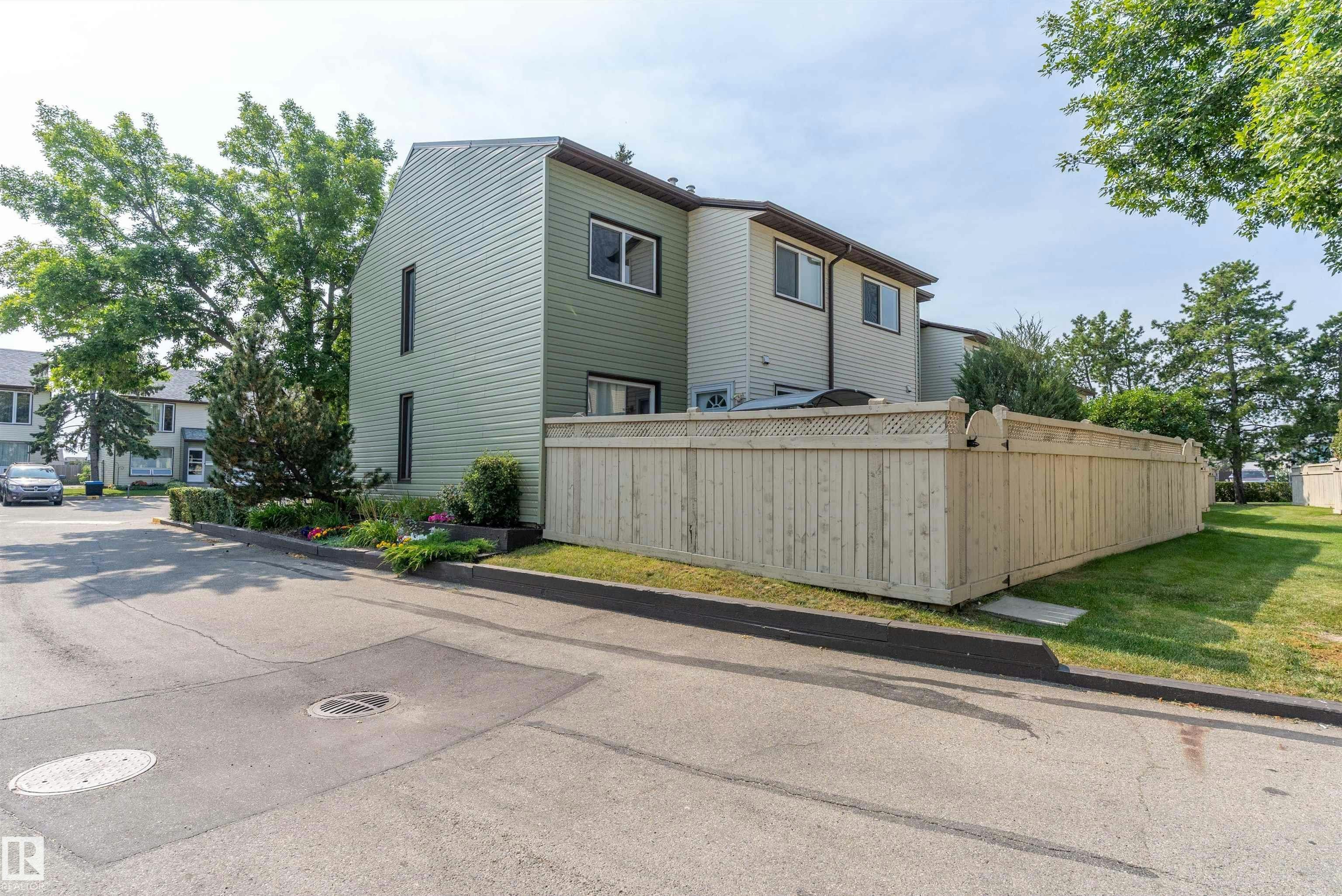 14737 25 Street, Edmonton, AB, T5Y 2E8 - 22
