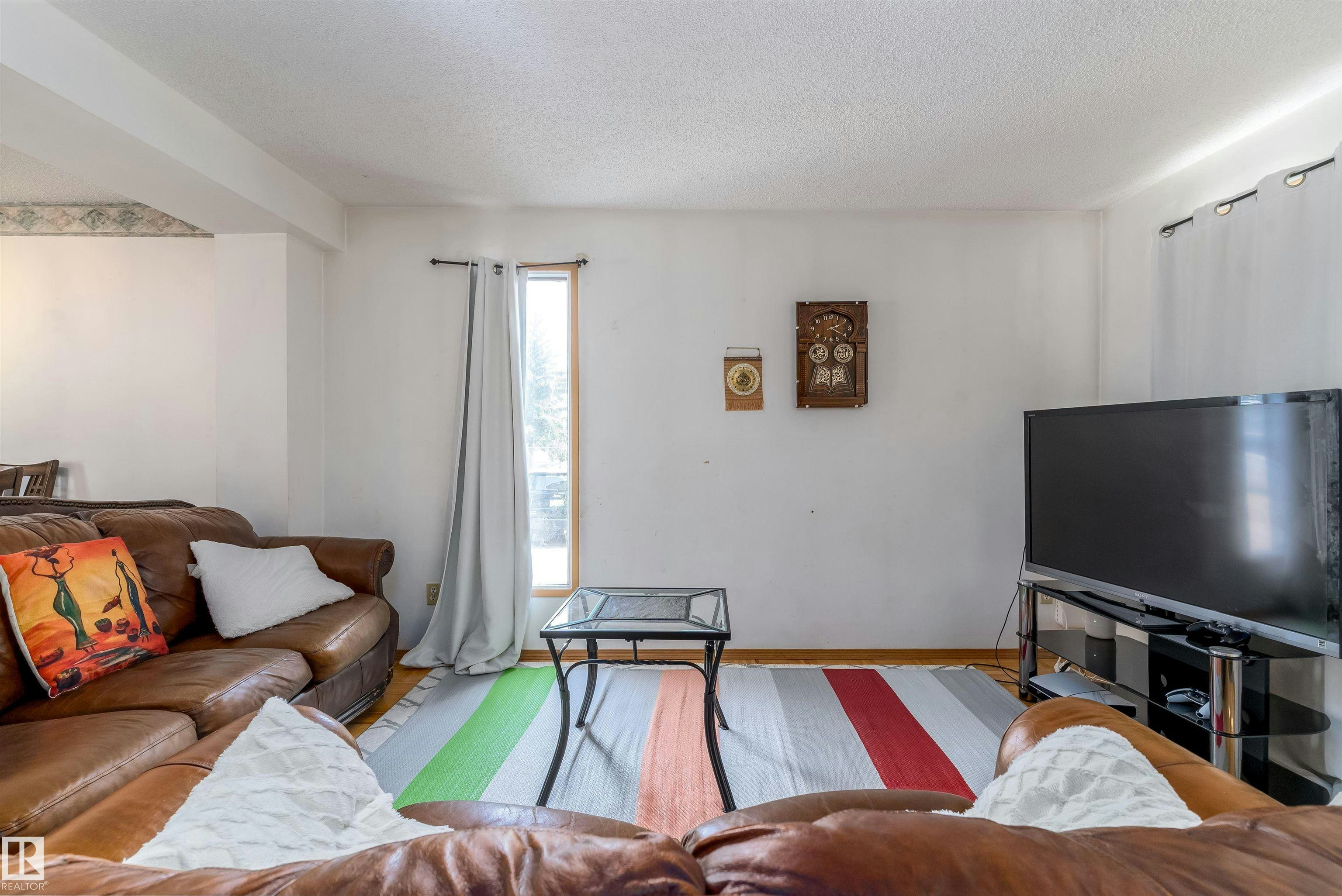 14737 25 Street - 5