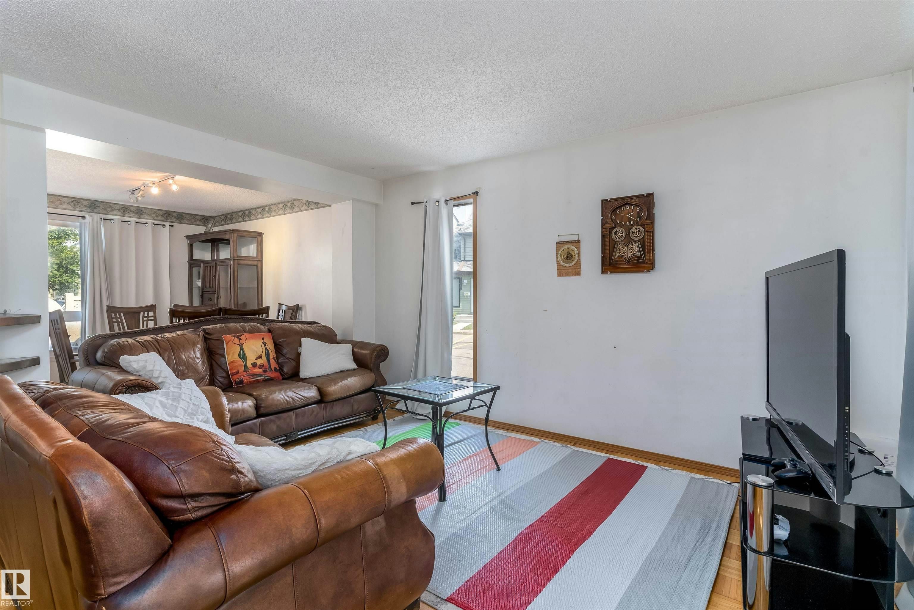 14737 25 Street, Edmonton, AB, T5Y 2E8 - 8