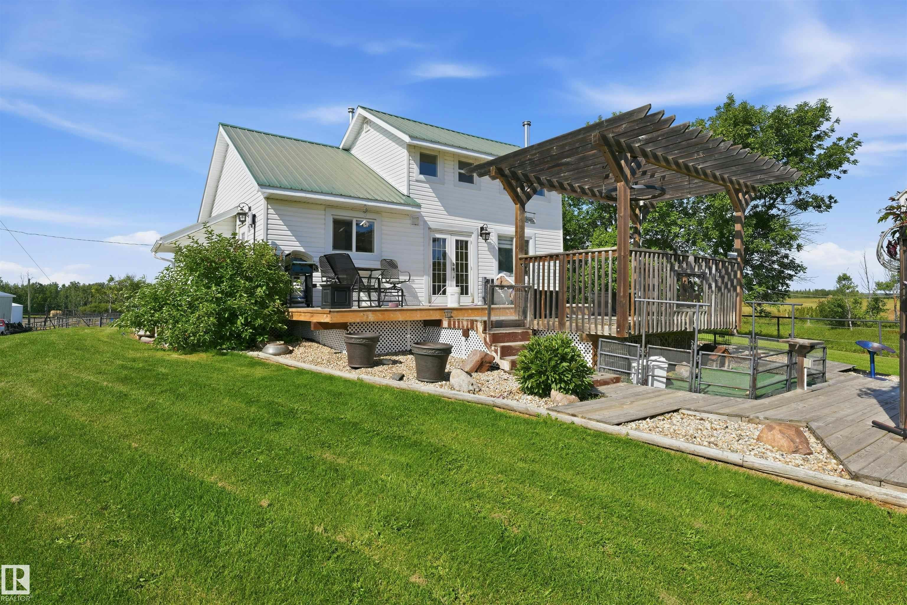 56502 Rge Road 33, Rural Lac Ste. Anne County, AB, T0E 1V0