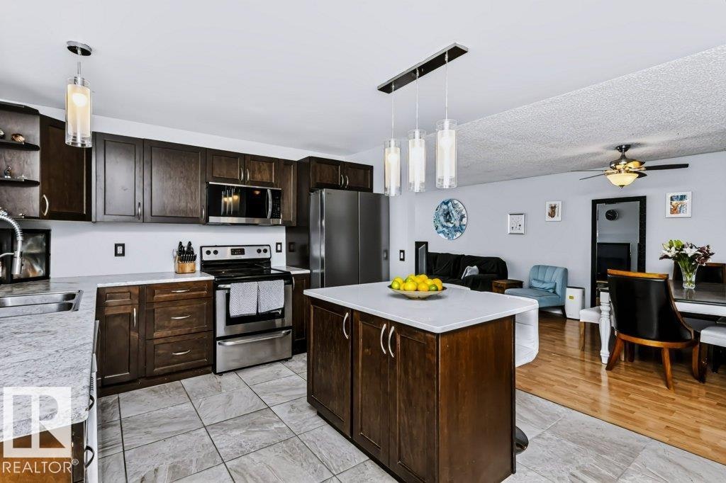18431 95a Avenue, Edmonton, AB, T5T 3V7