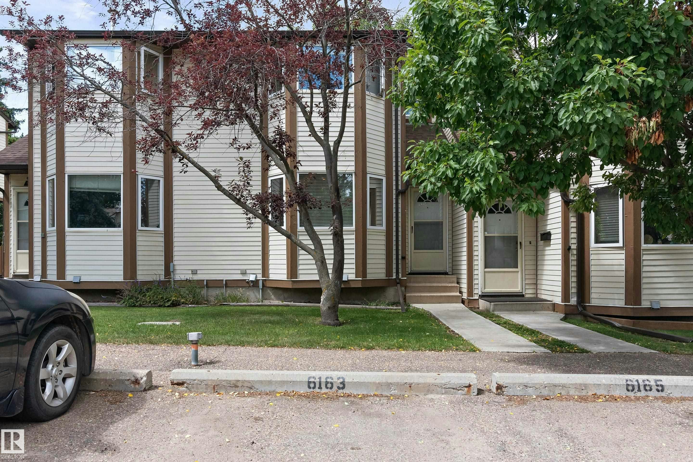 6163 38 Avenue, Edmonton, AB, T6L 3Z5