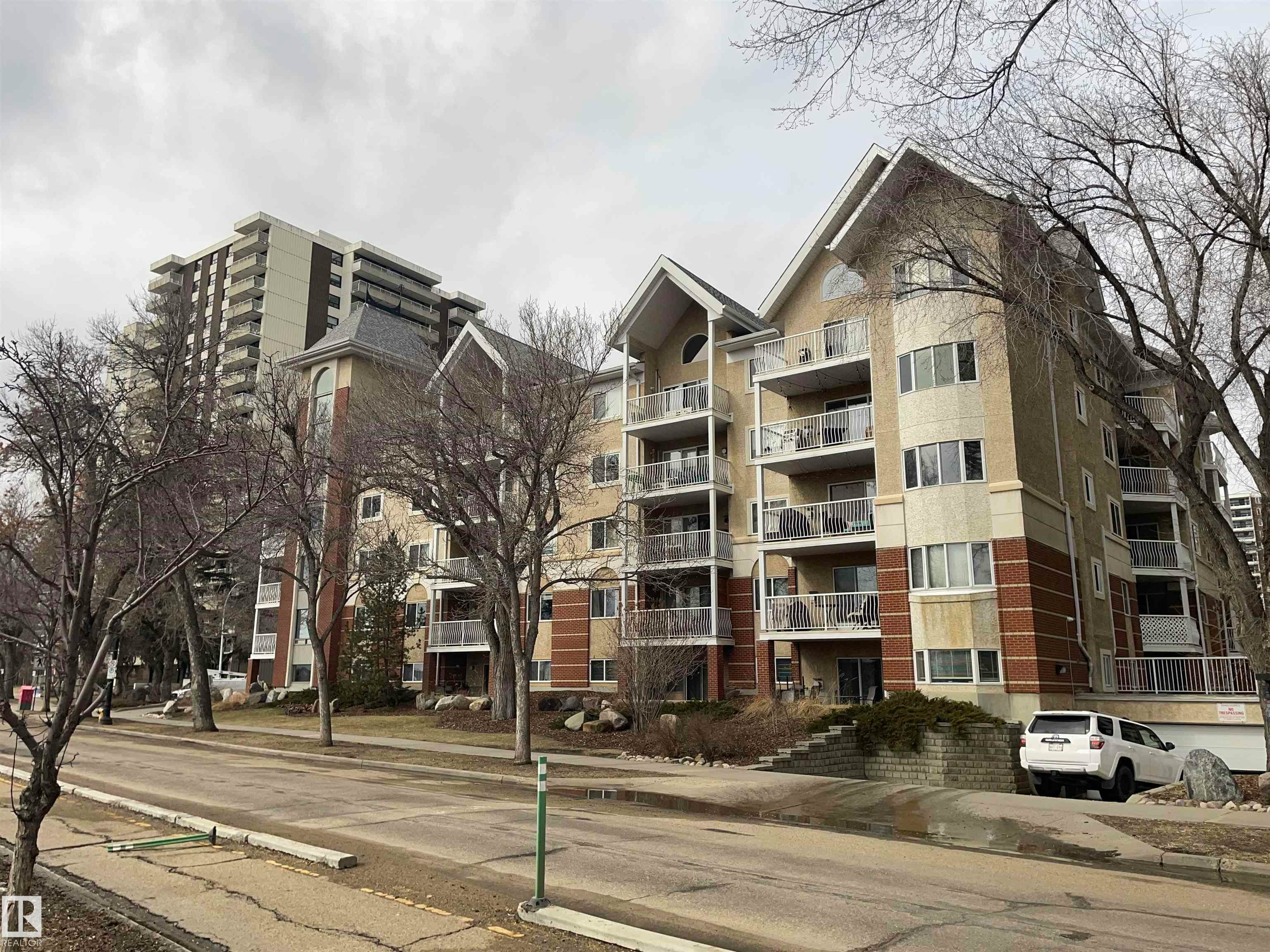 305-11716 100 Avenue, Edmonton, AB, T5K 2G3