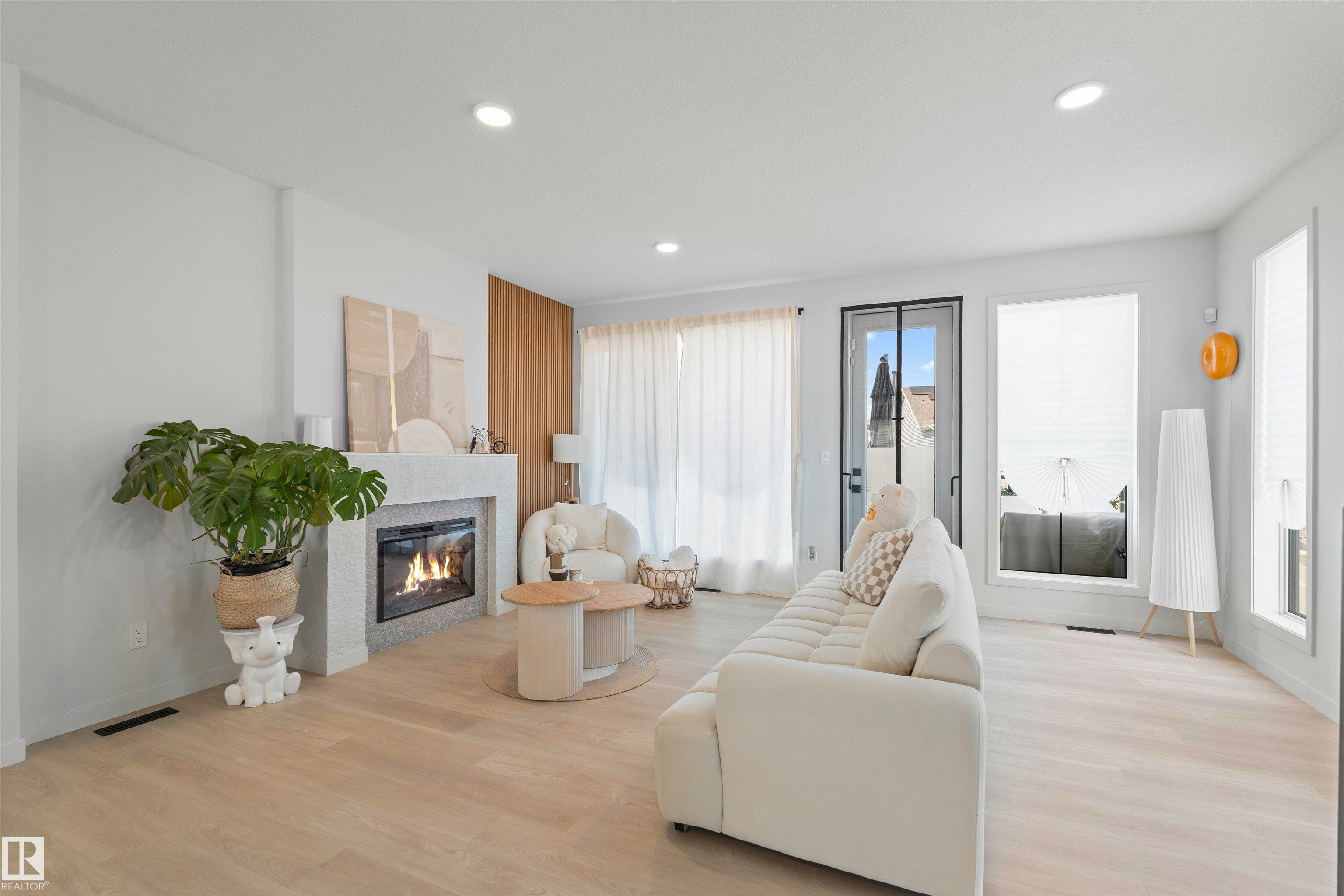 8047 227 Street, Edmonton, AB, T5T 7S8