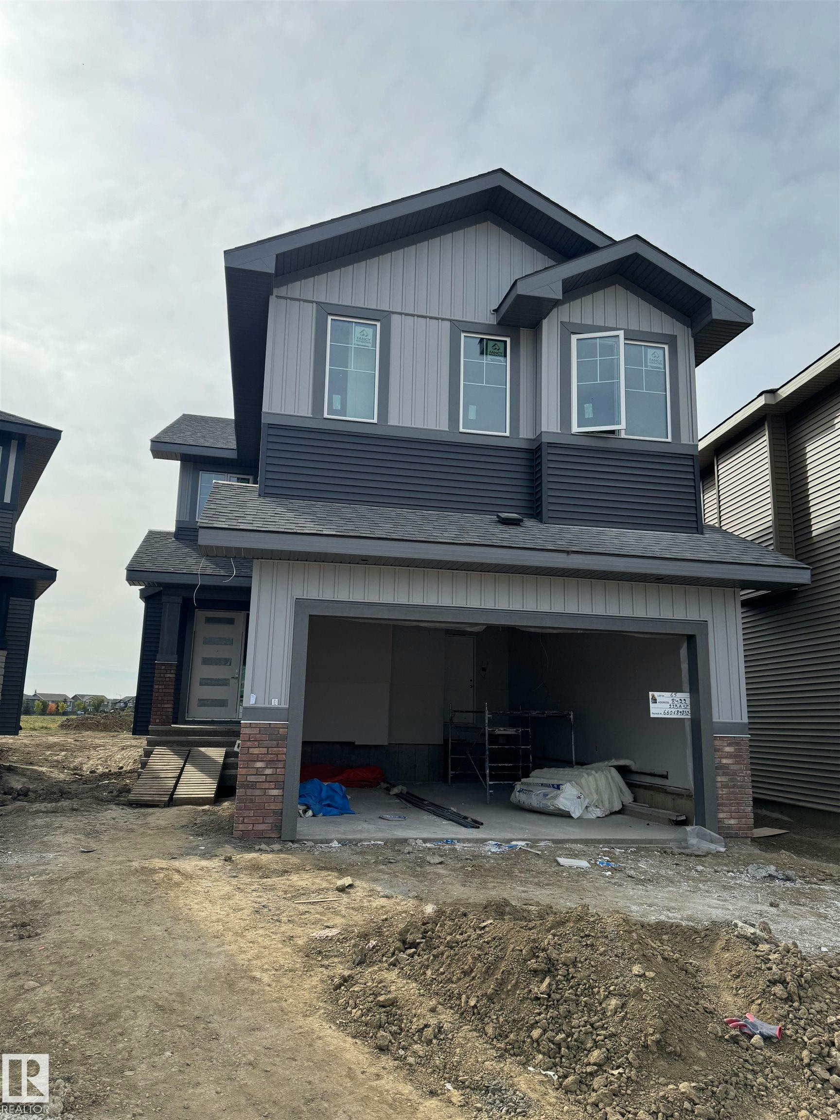 8422 223a St, Edmonton, AB, T5T 7X2