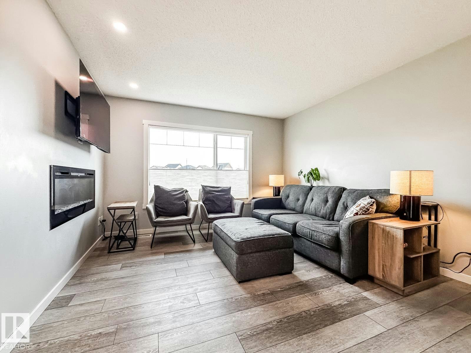 20947 95 Avenue, Edmonton, AB, T5T 7J6 - 4