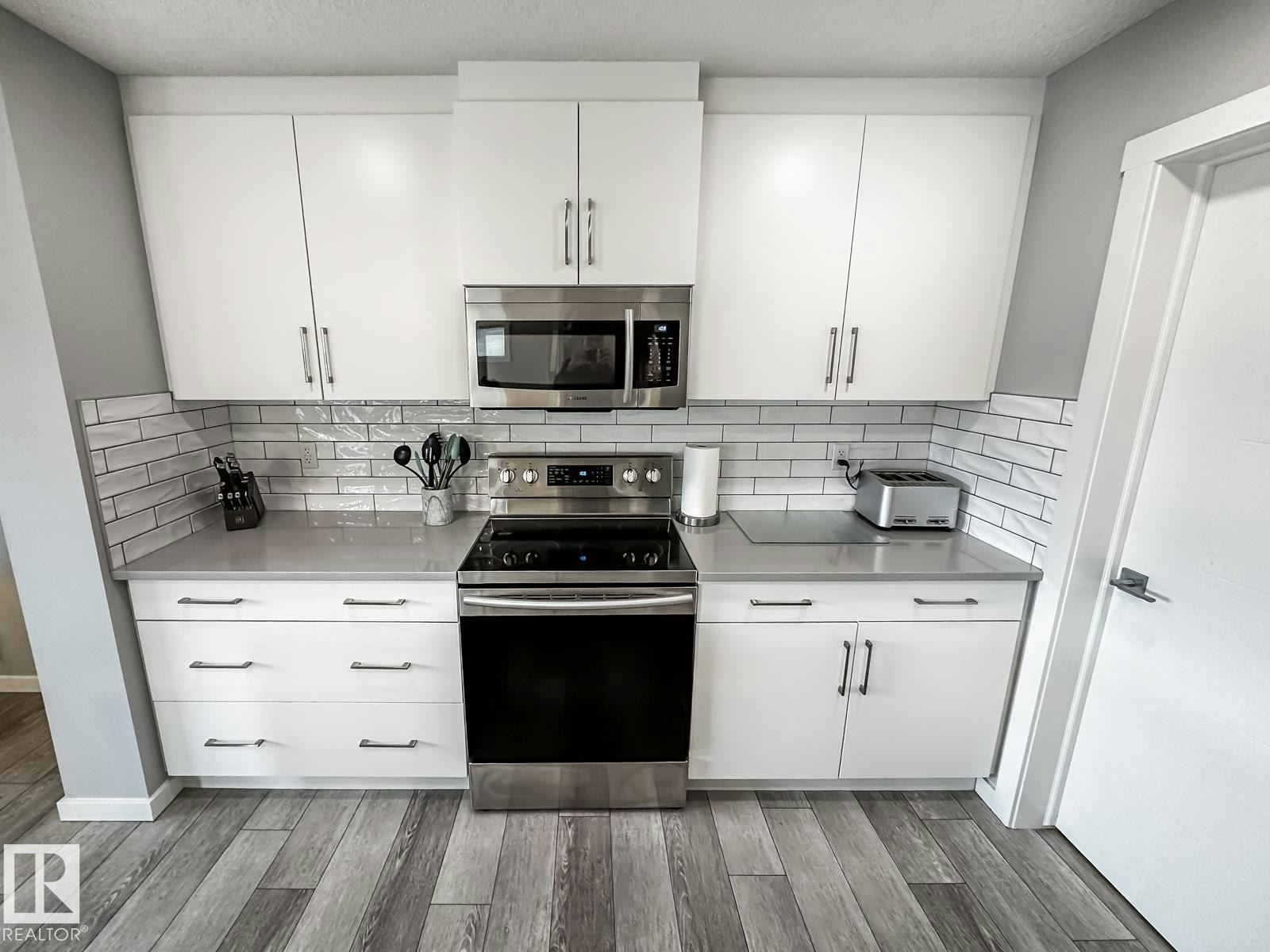 20947 95 Avenue, Edmonton, AB, T5T 7J6 - 9