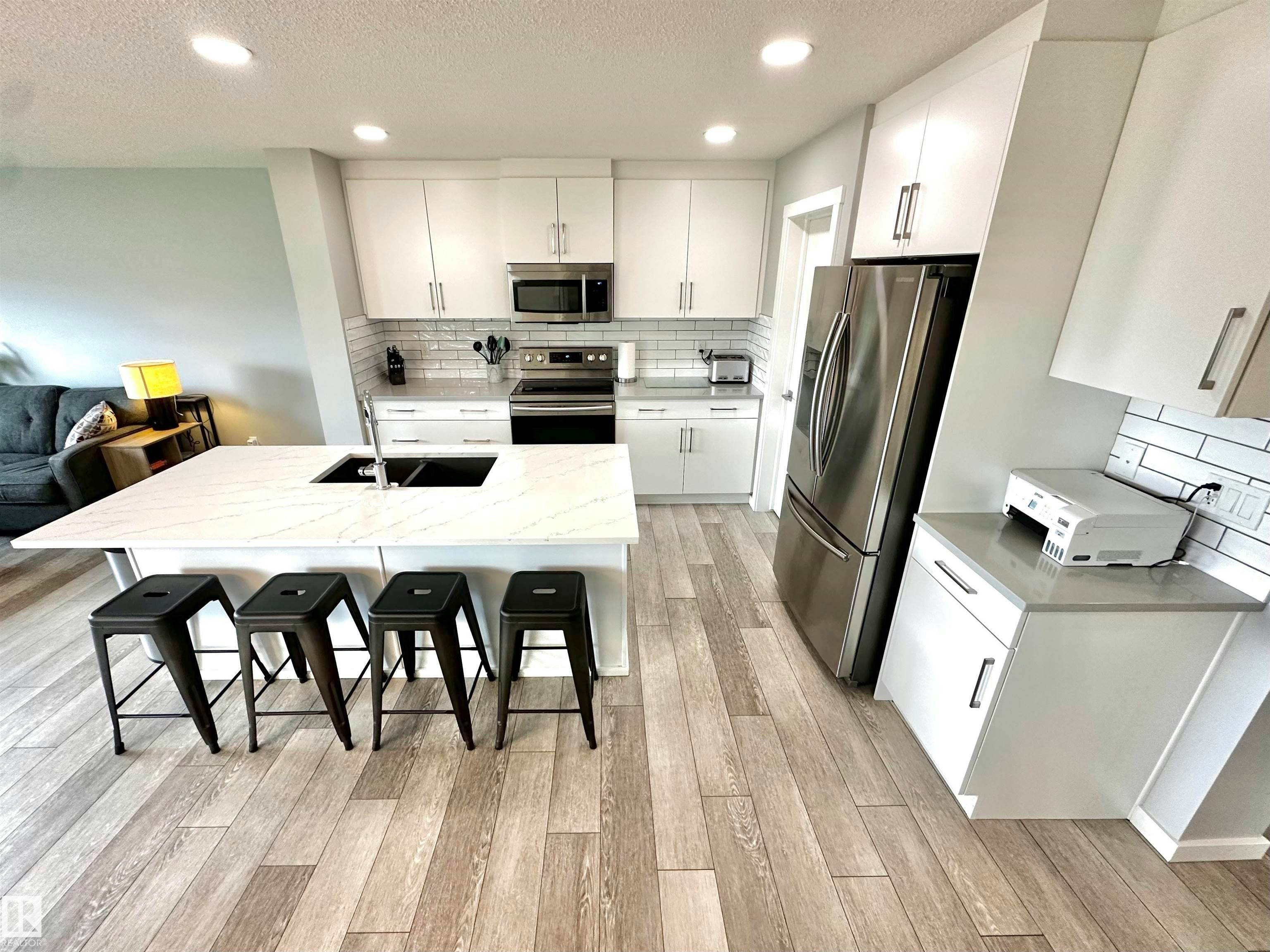 20947 95 Avenue, Edmonton, AB, T5T 7J6 - 7