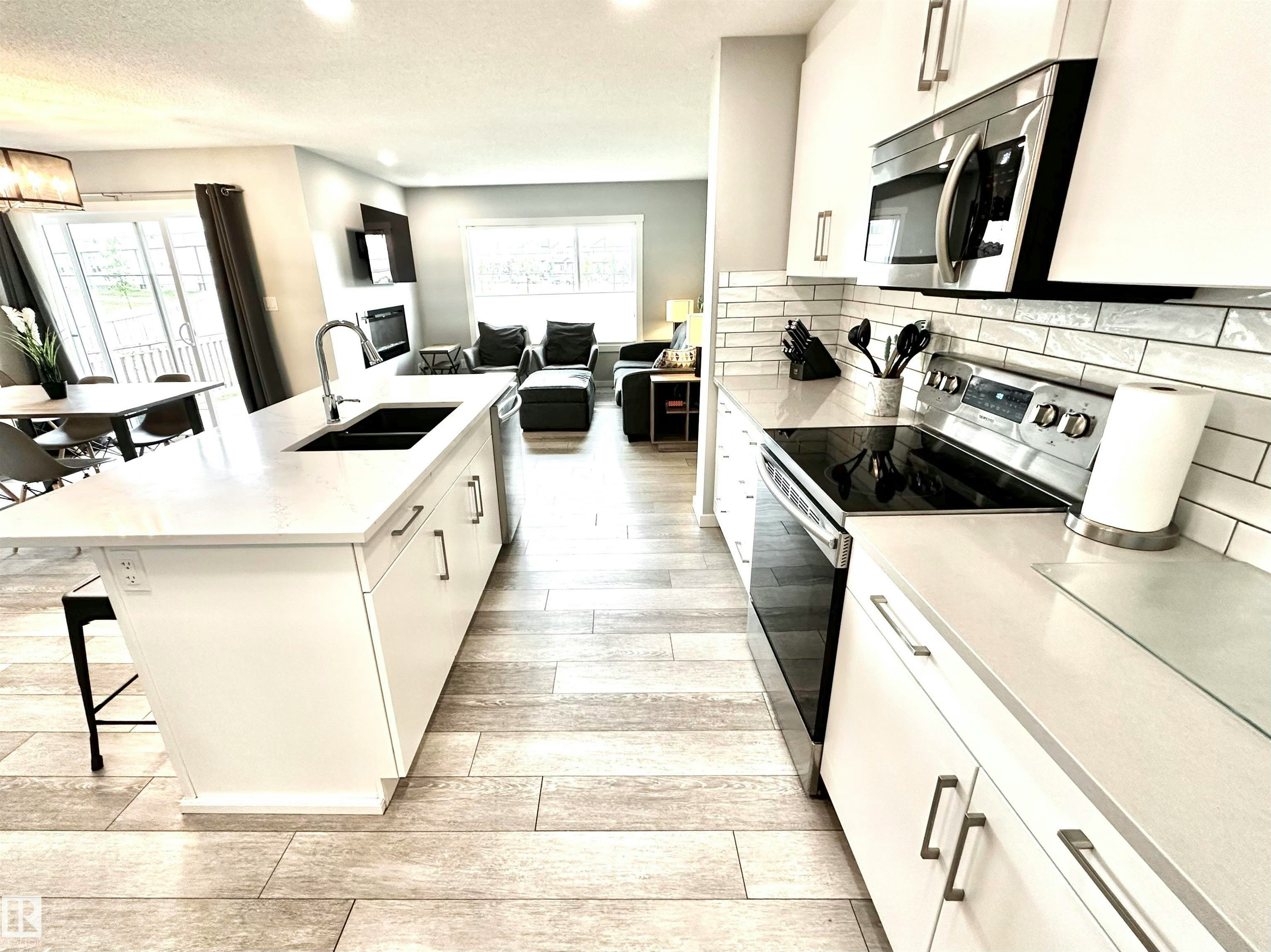 20947 95 Avenue, Edmonton, AB, T5T 7J6 - 14