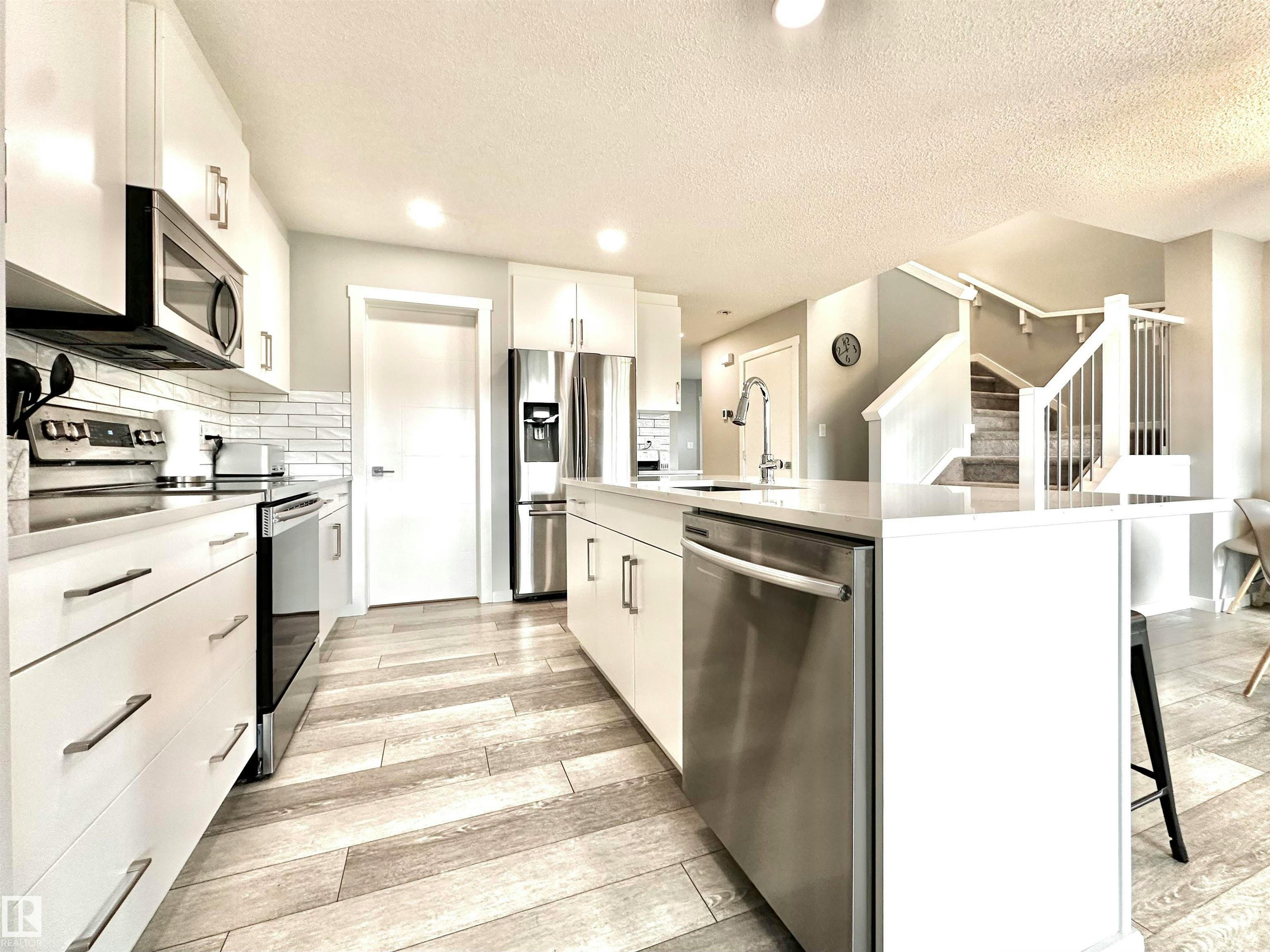 20947 95 Avenue, Edmonton, AB, T5T 7J6 - 11