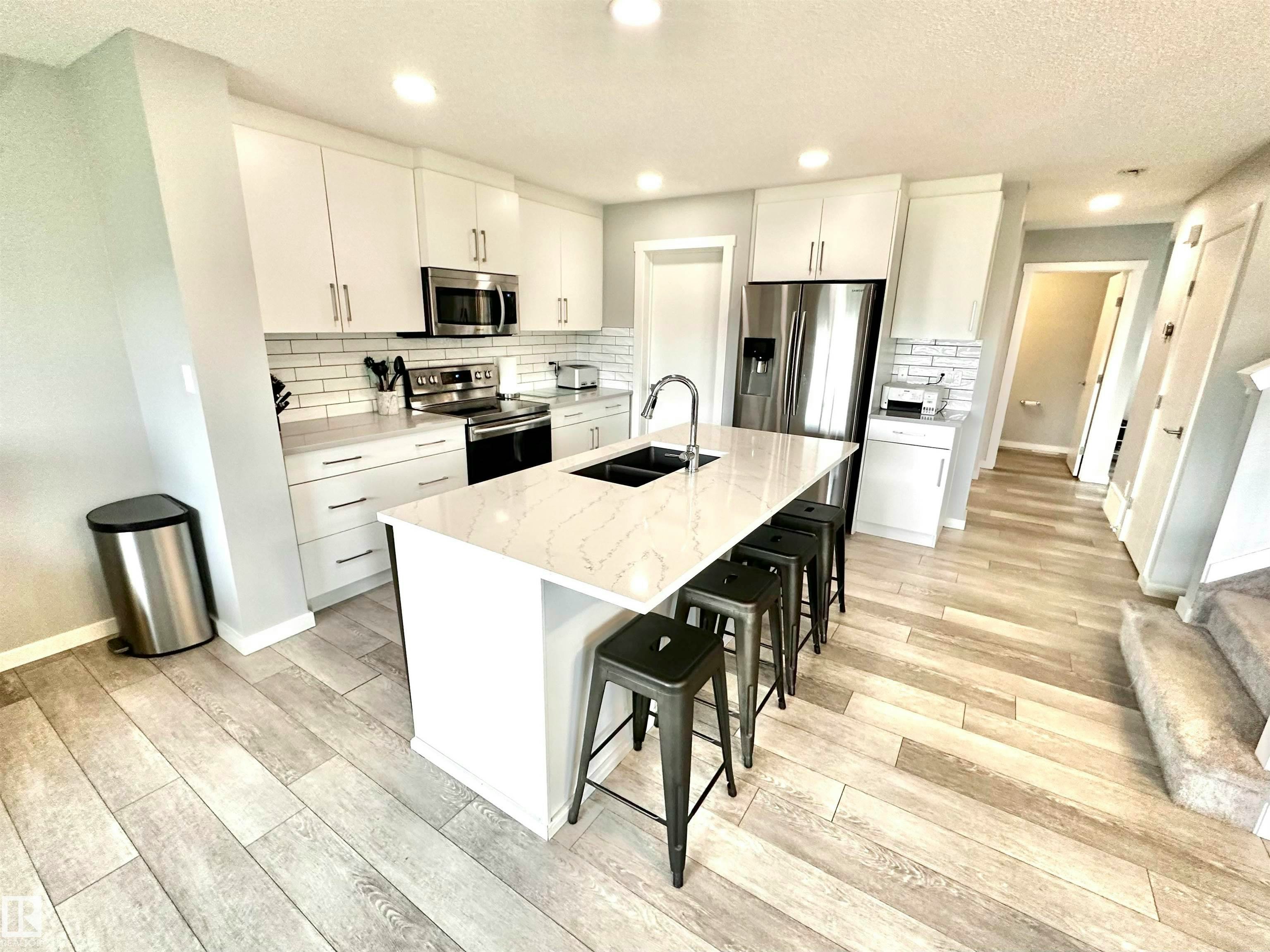 20947 95 Avenue, Edmonton, AB, T5T 7J6 - 8
