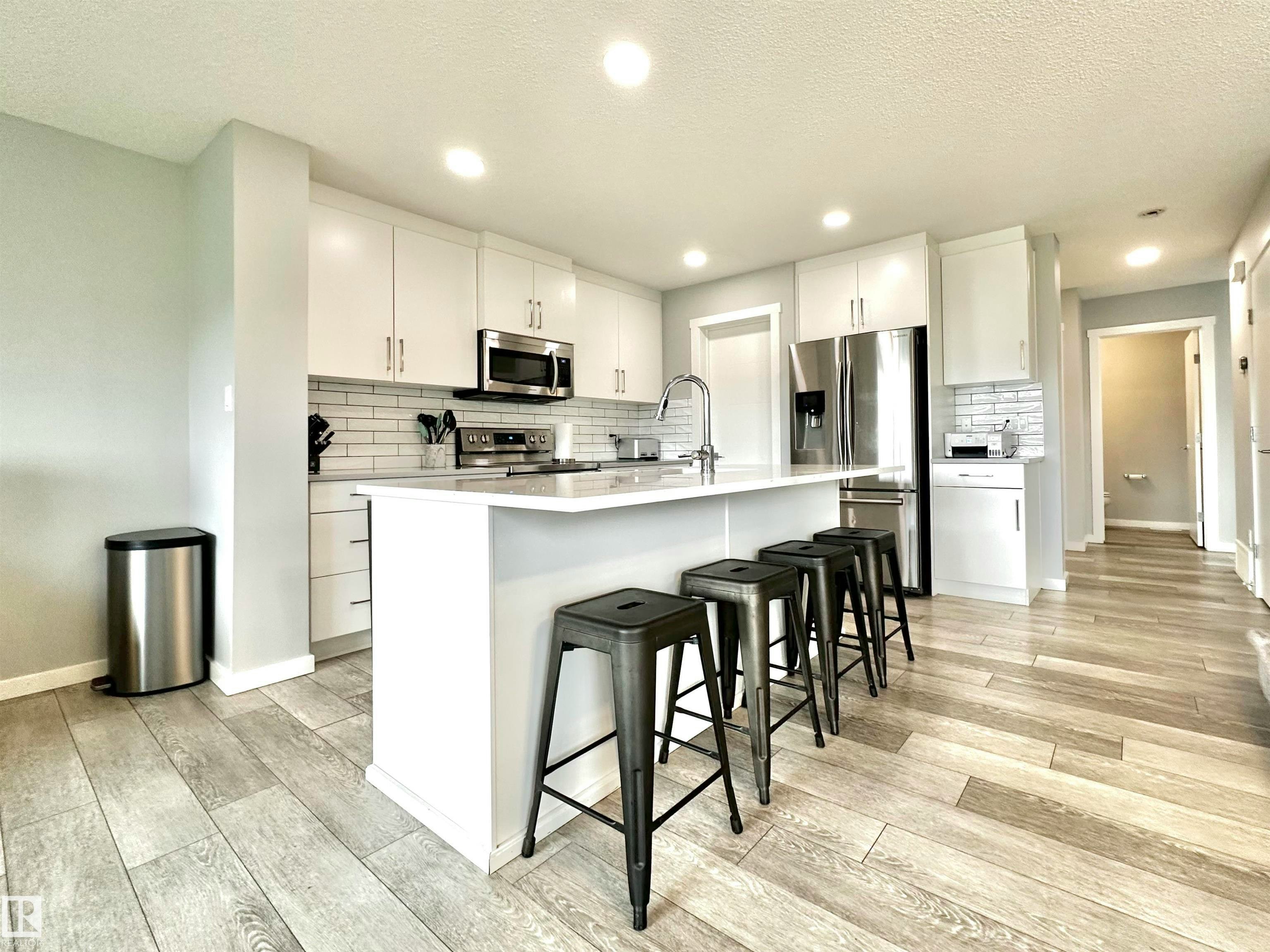 20947 95 Avenue, Edmonton, AB, T5T 7J6 - 9