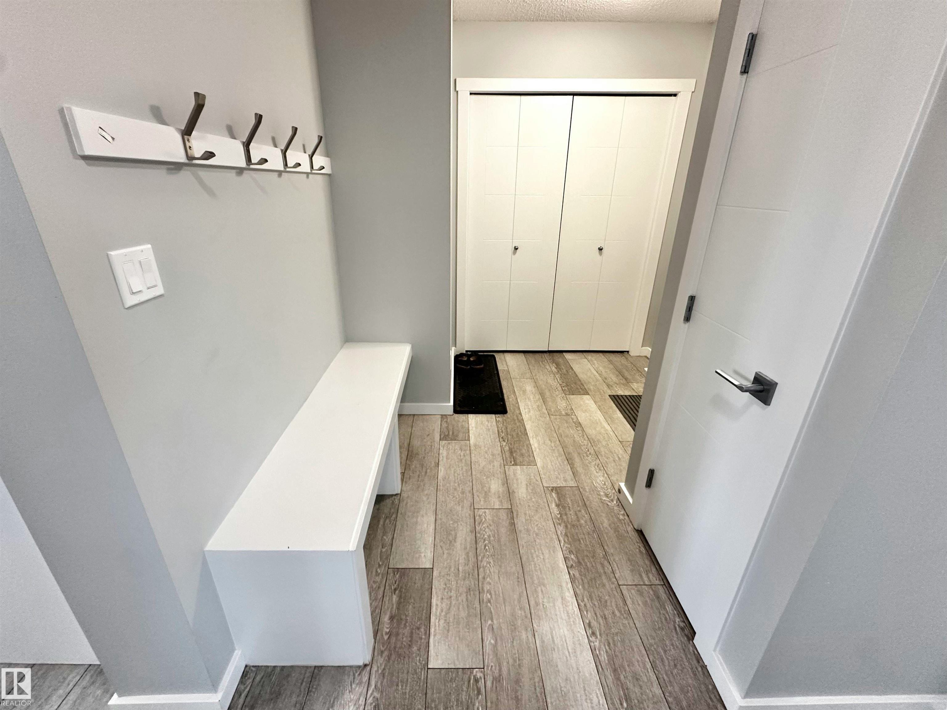20947 95 Avenue, Edmonton, AB, T5T 7J6 - 18