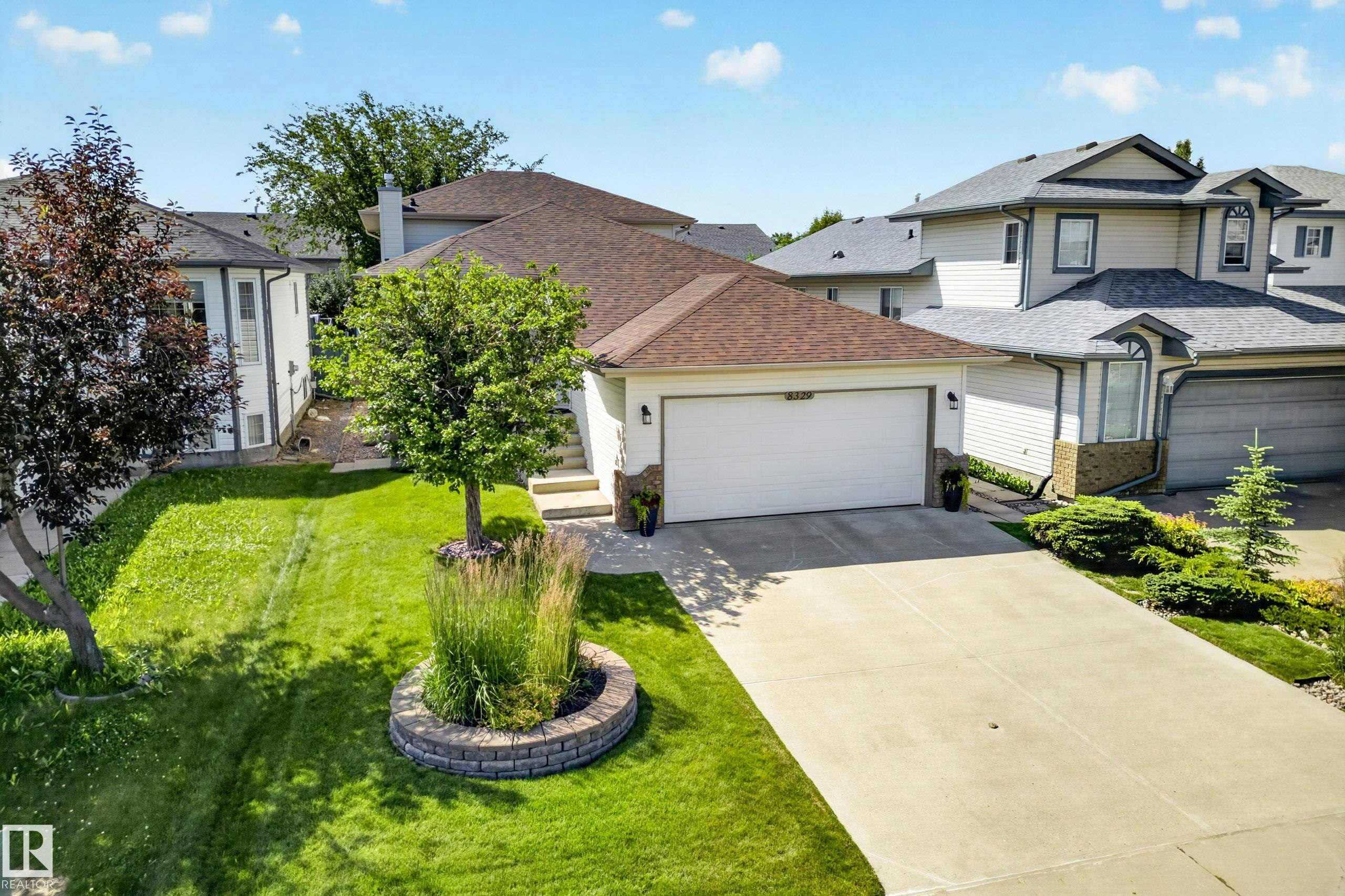 8329 171a Avenue, Edmonton, AB, T5Z 3E4