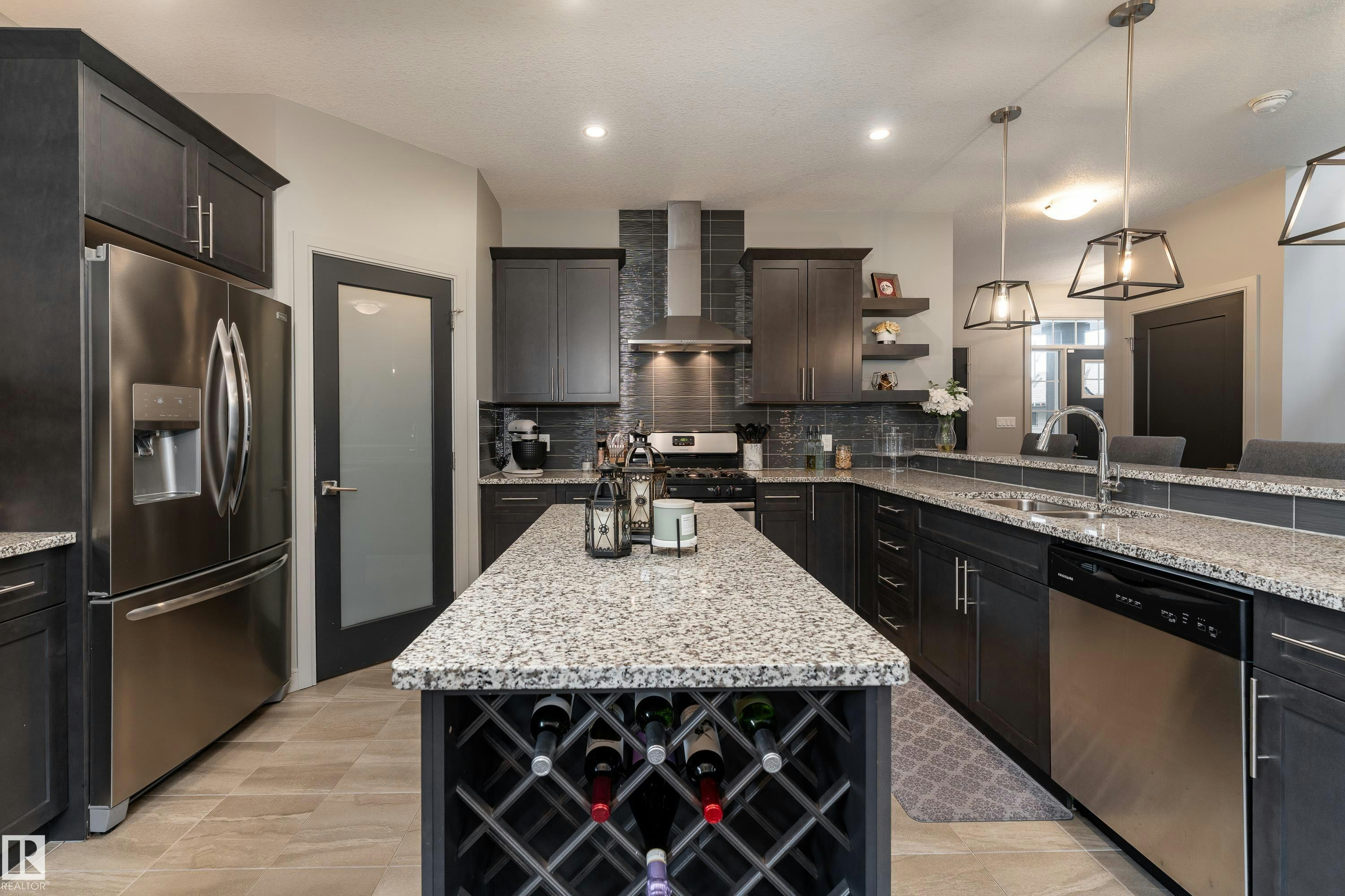 7038 172a Avenue, Edmonton, AB, T5Z 0M9